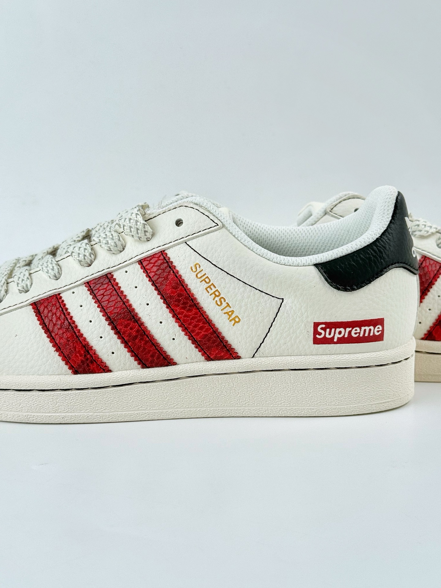 AD Originals Superstar x Supreme 白黑红满天星 BZ2527