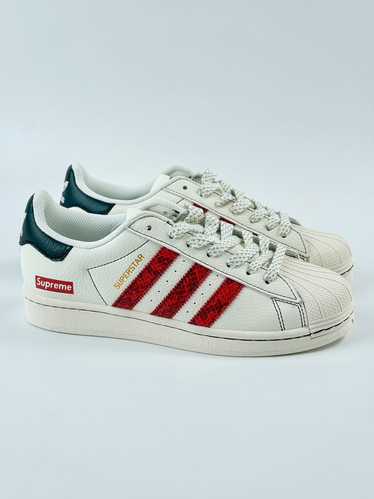 AD Originals Superstar x Supreme 白黑红满天星 BZ2527