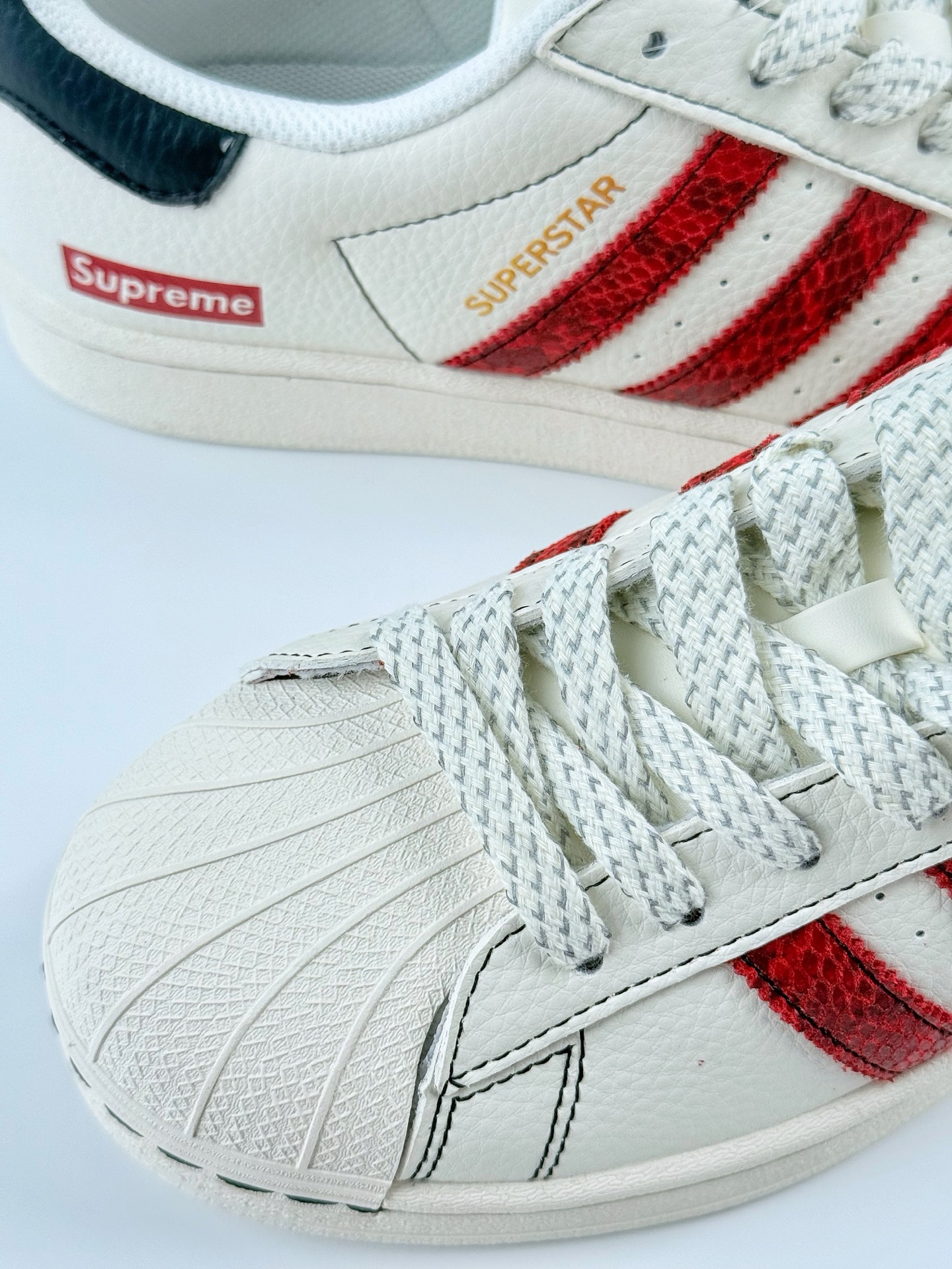 AD Originals Superstar x Supreme 白黑红满天星 BZ2527