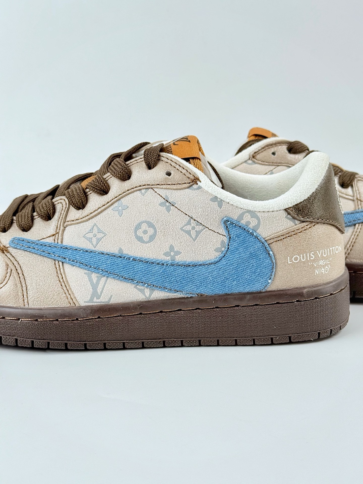 Travis Scott x Nike Air Jordan 1 Low x Louis Vuitton Air Jordan 1 Low 反转棕蓝倒钩 CH6336-022