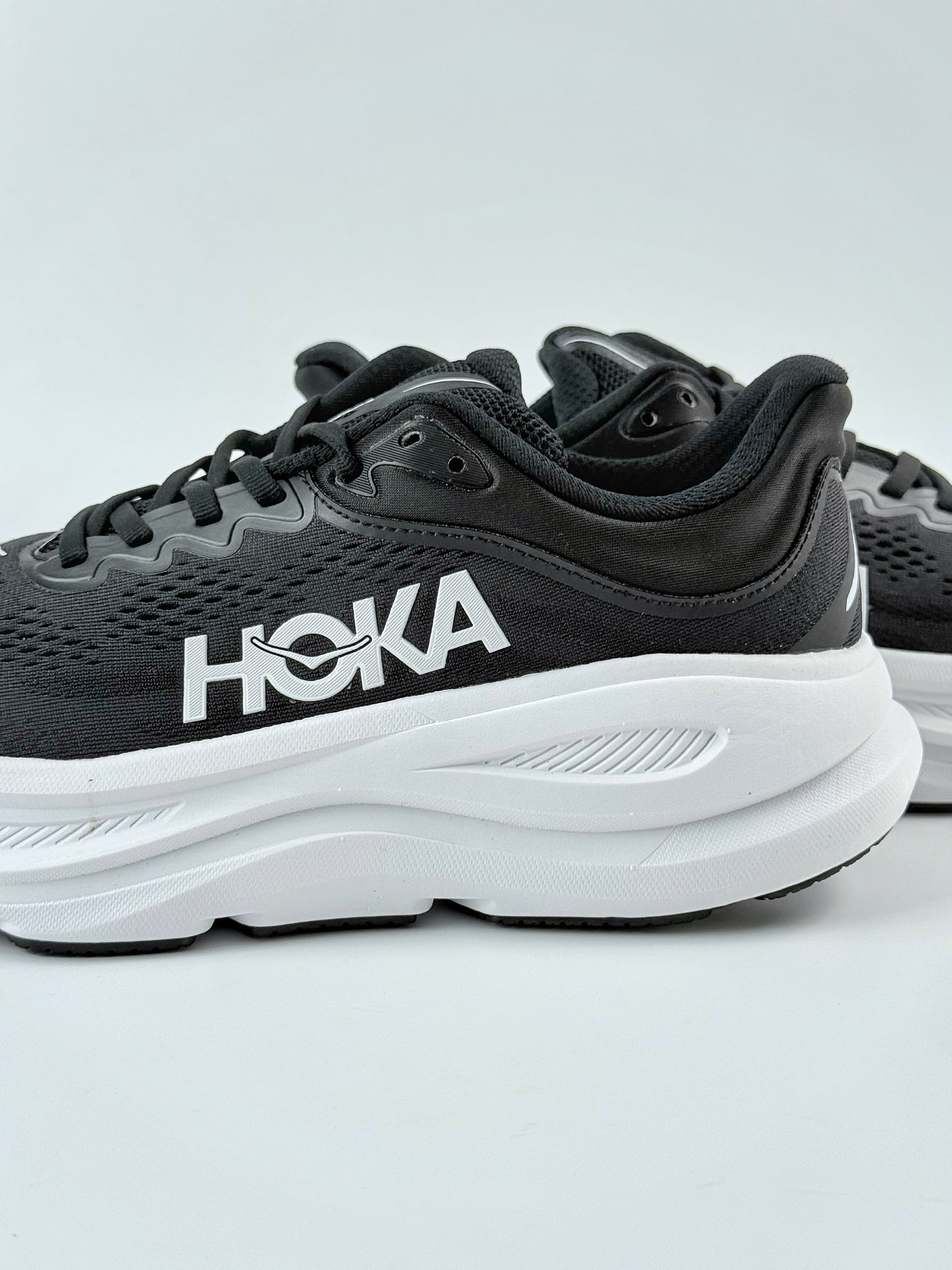 HOKA ONE ONE Bondi 9 低帮专业越野跑步鞋 1162011/BWHT