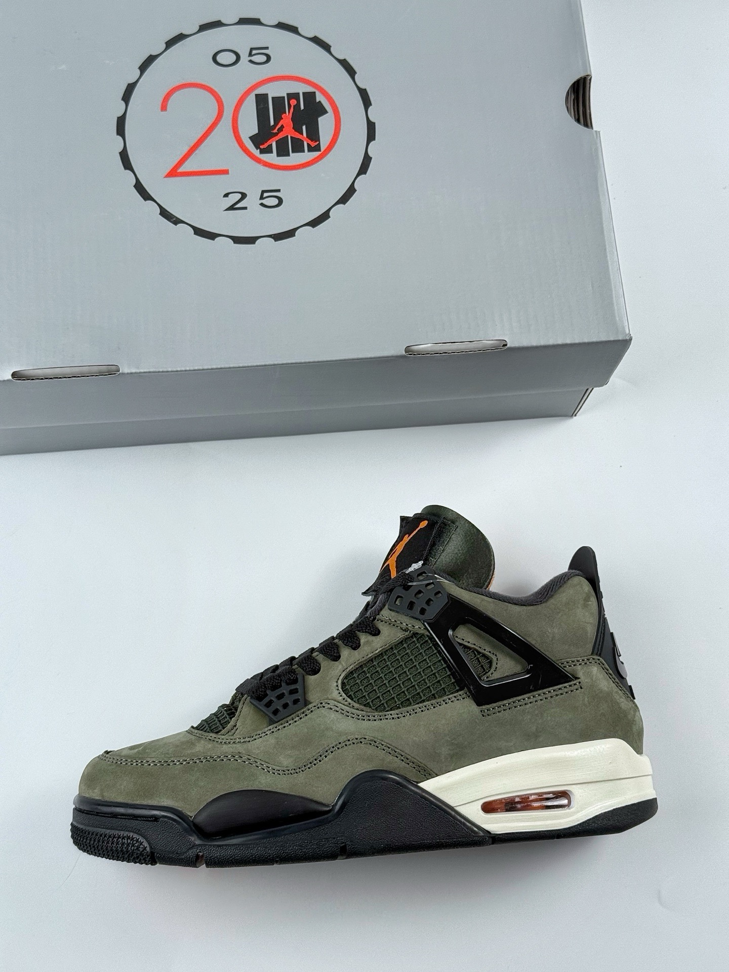 Nike Air Jordan 4 Retro x UNDEFEATED乔丹四代 UNDFTD 军绿麂皮 IB1519-200
