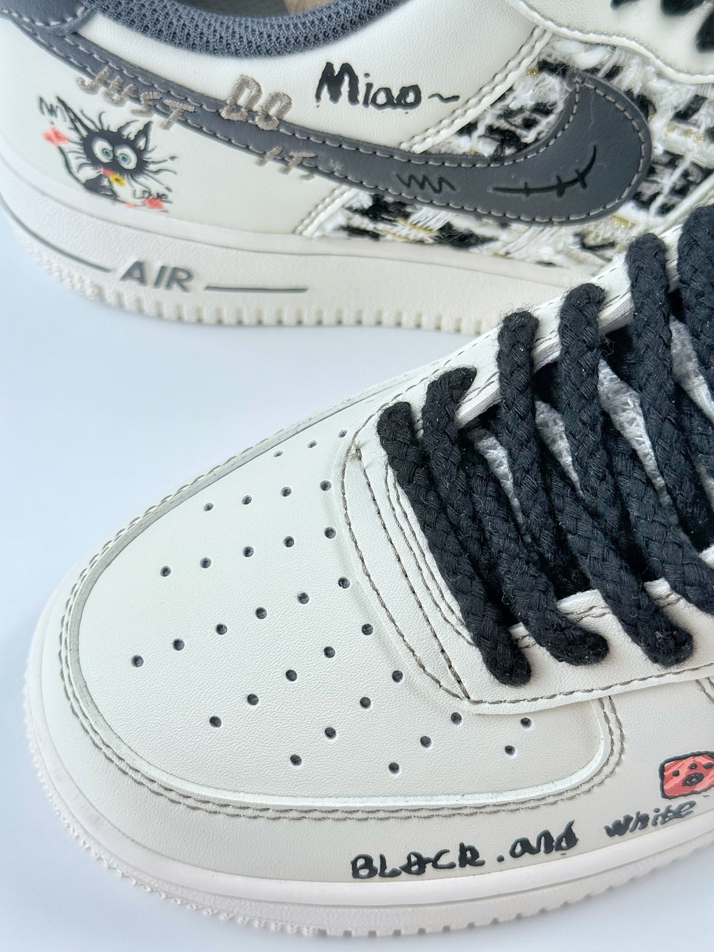 Nike Air Force 1 Low 07 白灰黑麻绳涂鸦 FJ7740-710