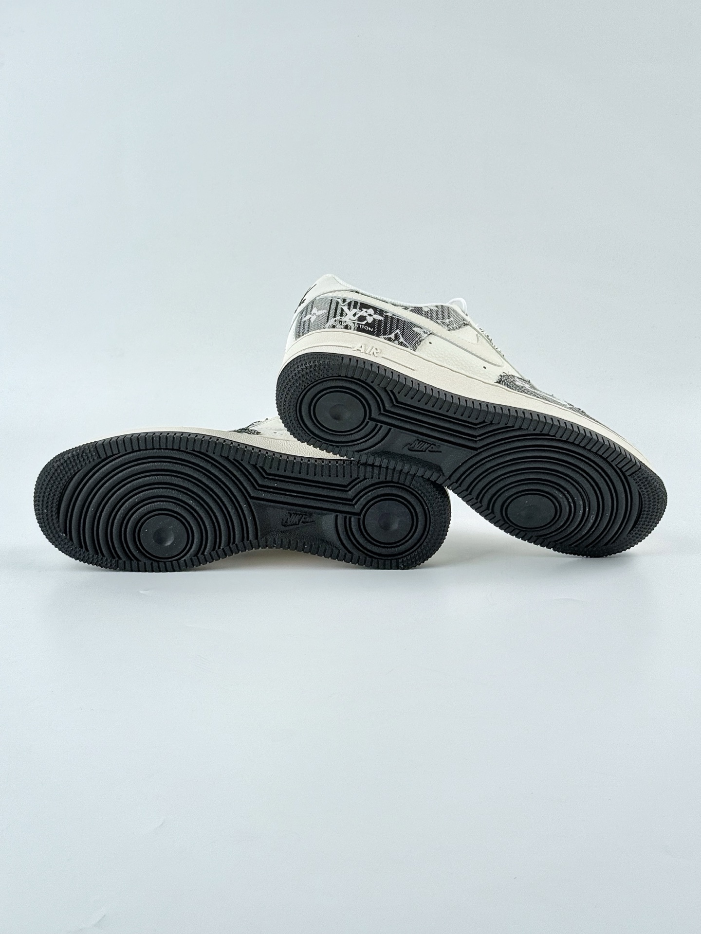 Nike Air Force 1 Low 07 x Louis Vuitton 黑白牛仔满天星 XS1958-585