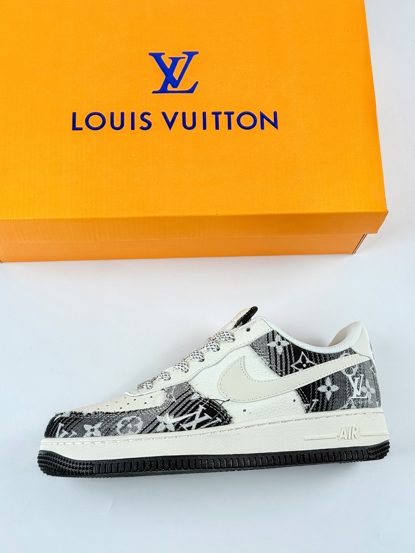 Nike Air Force 1 Low 07 x Louis Vuitton 黑白牛仔满天星 XS1958-585