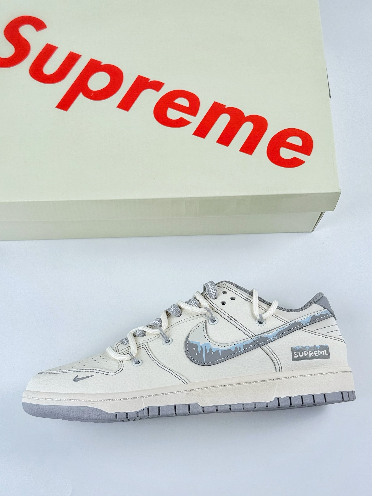 Nike SB Dunk Low x Supreme 白灰小钩绑带 DM6868-080