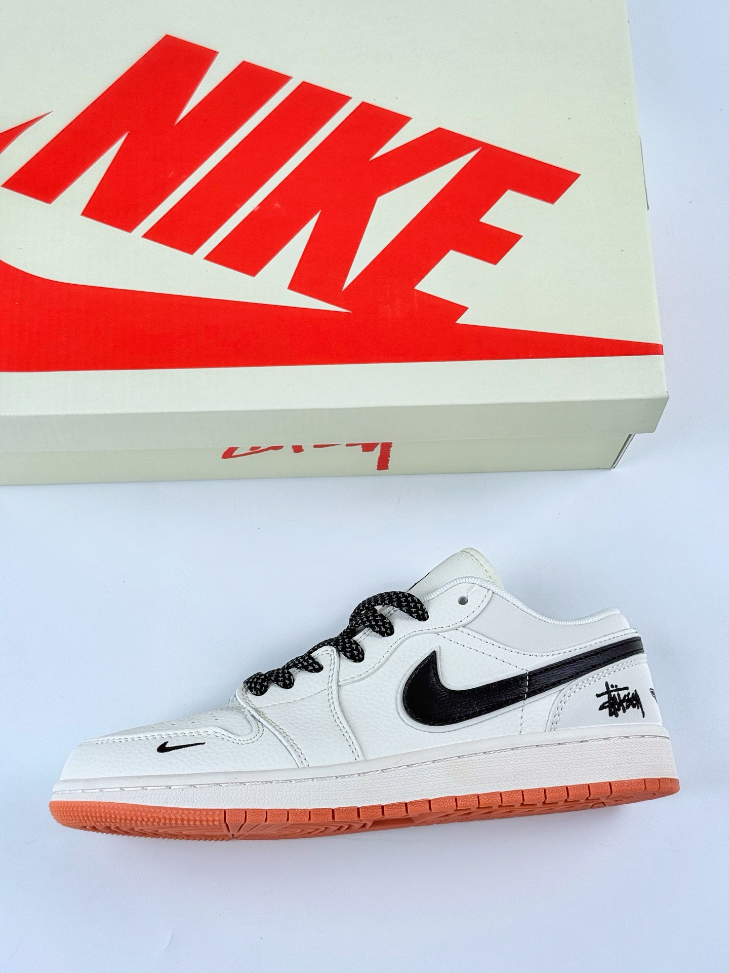 Air Jordan 1 Retro Low x Stussy 白黑小钩满天星 XX3168-170