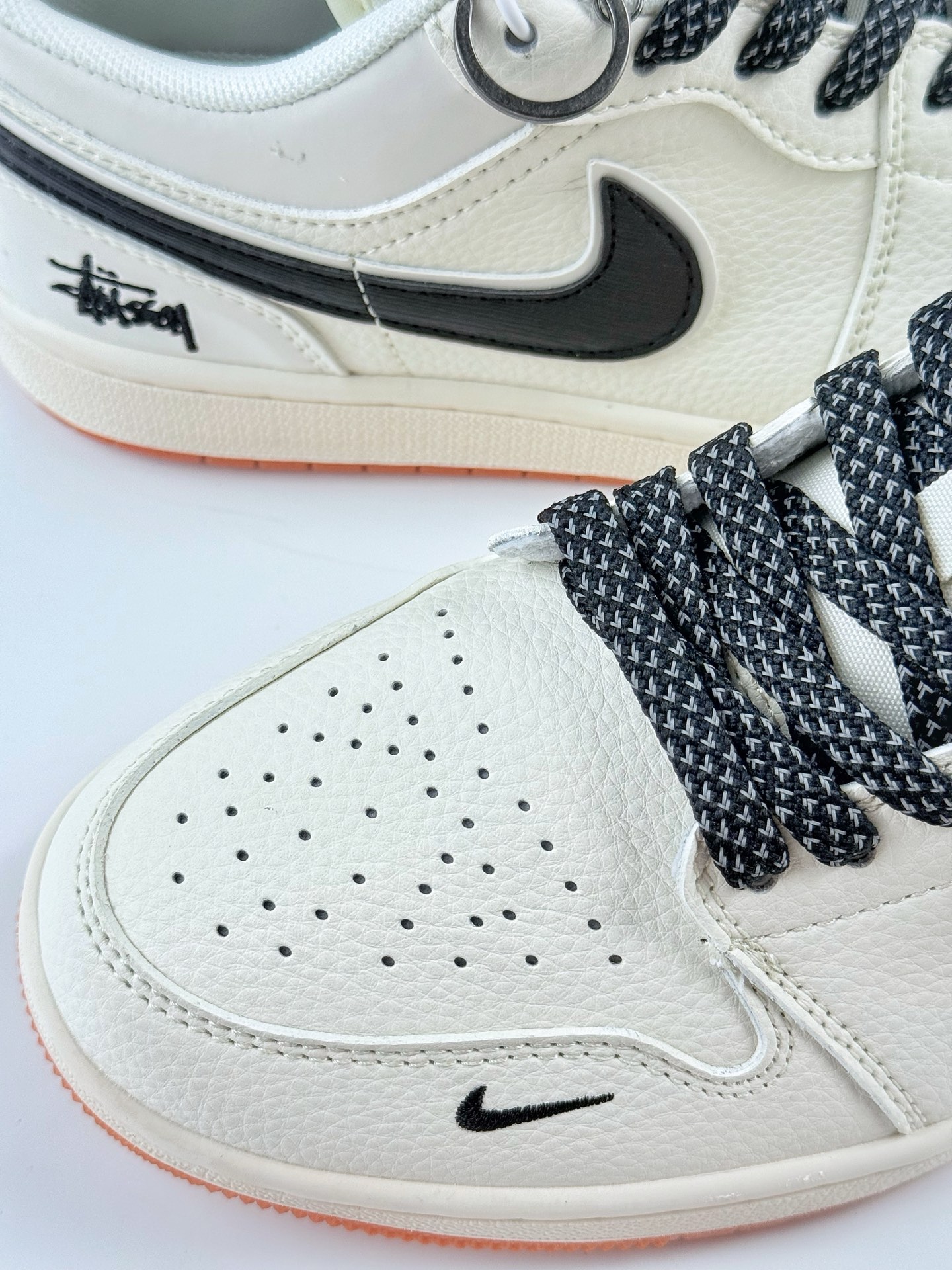 Air Jordan 1 Retro Low x Stussy 白黑小钩满天星 XX3168-170