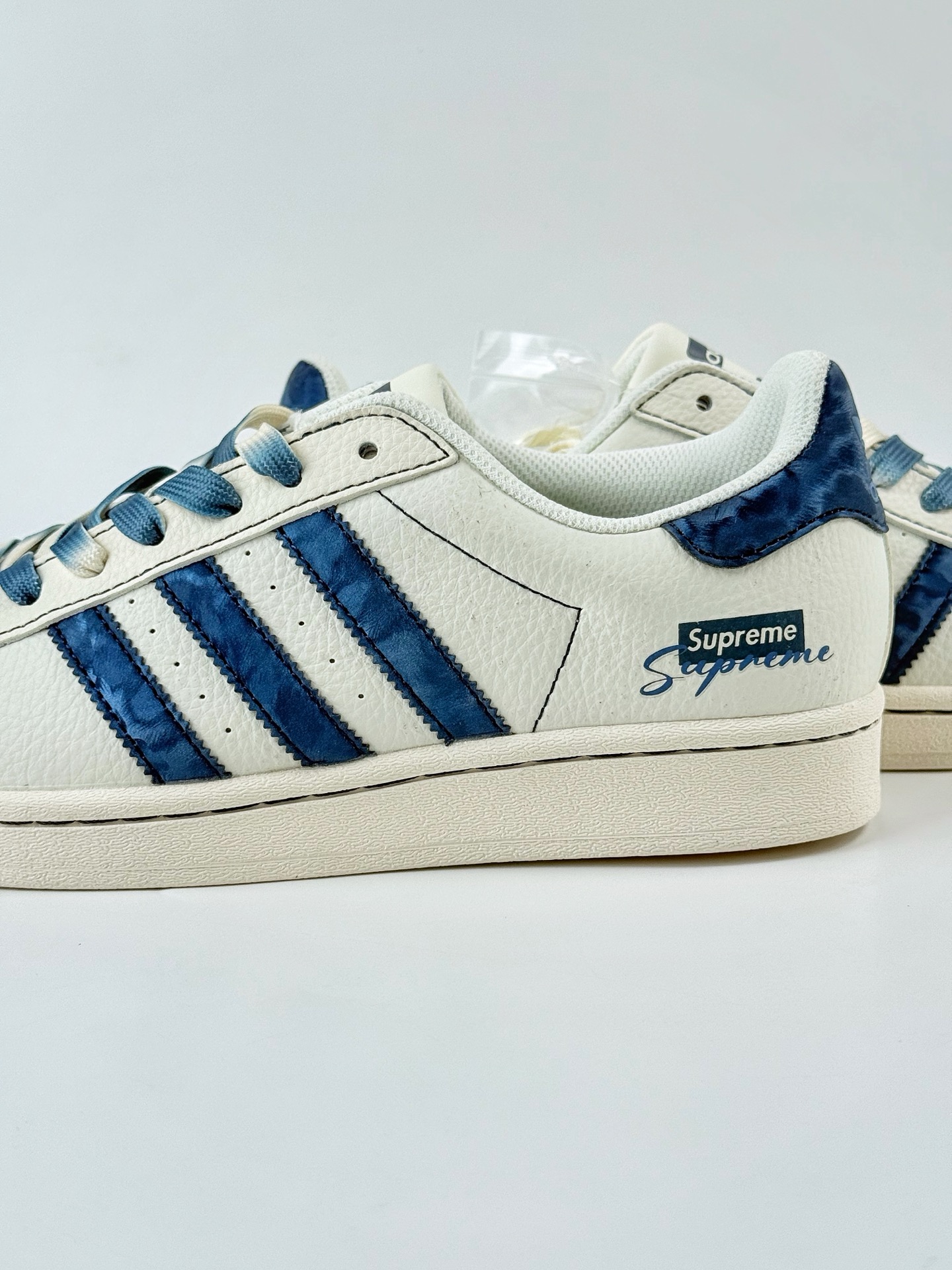 AD Originals Superstar x Supreme 白蓝 HS3069