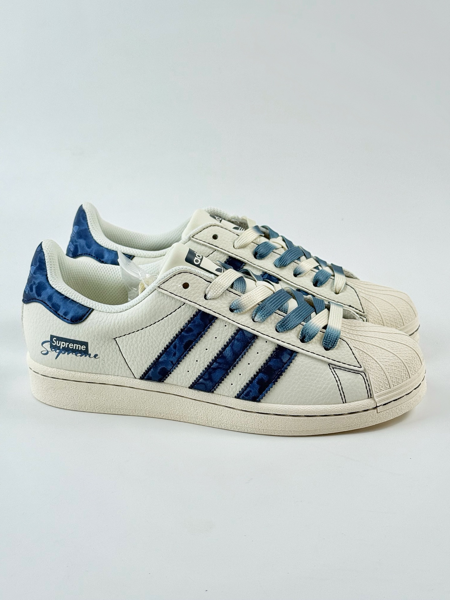 AD Originals Superstar x Supreme 白蓝 HS3069