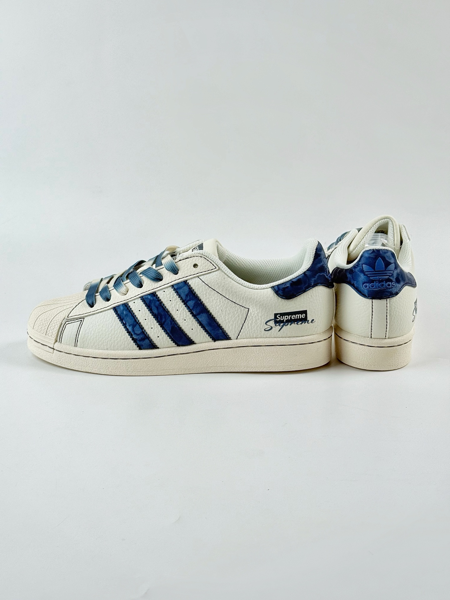 AD Originals Superstar x Supreme 白蓝 HS3069