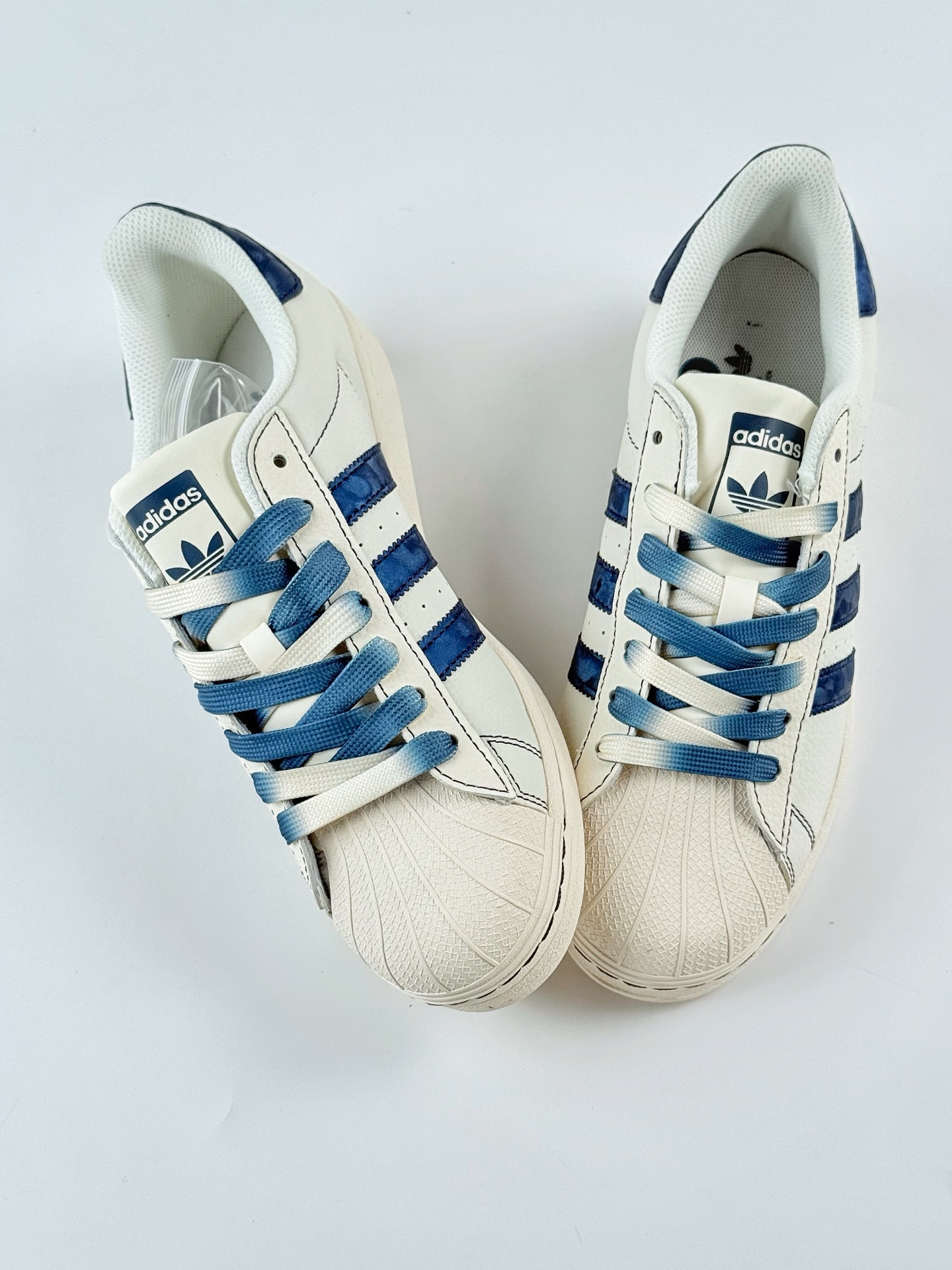 AD Originals Superstar x Supreme 白蓝 HS3069