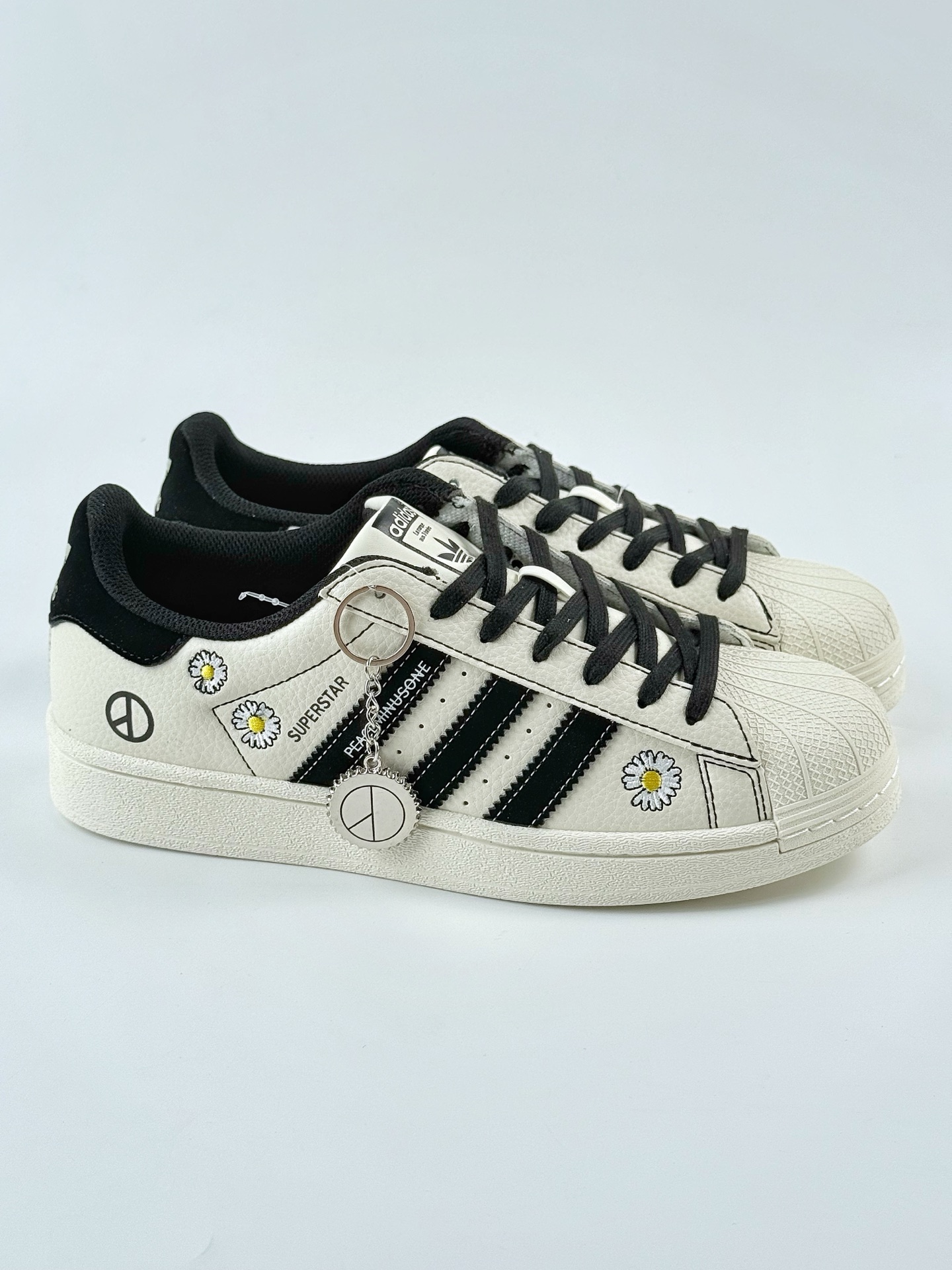 AD Originals Superstar x Peaceminusone 白黑小雏菊 XG0001