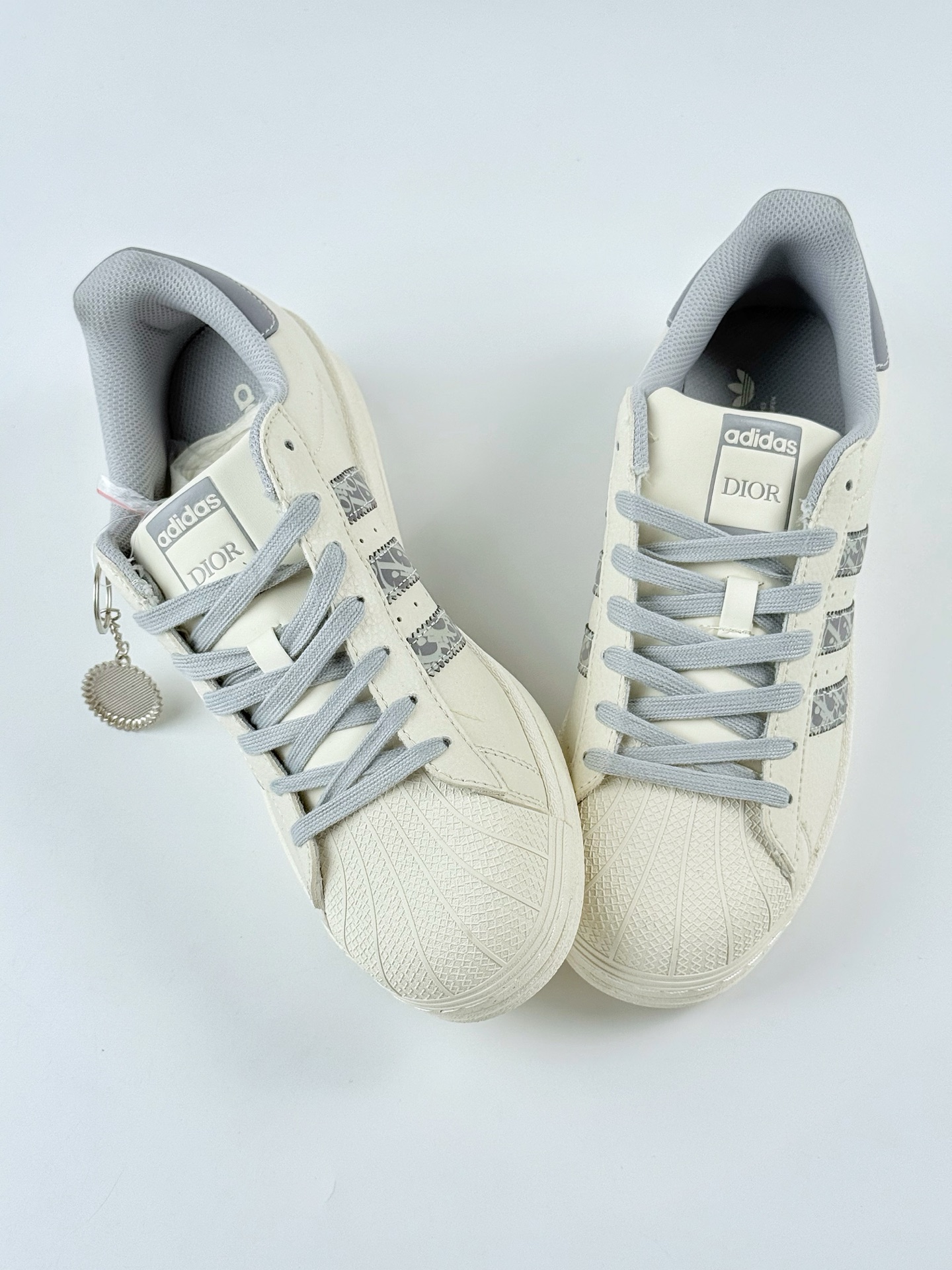 AD Originals Superstar x DIOR 白灰 XG0004