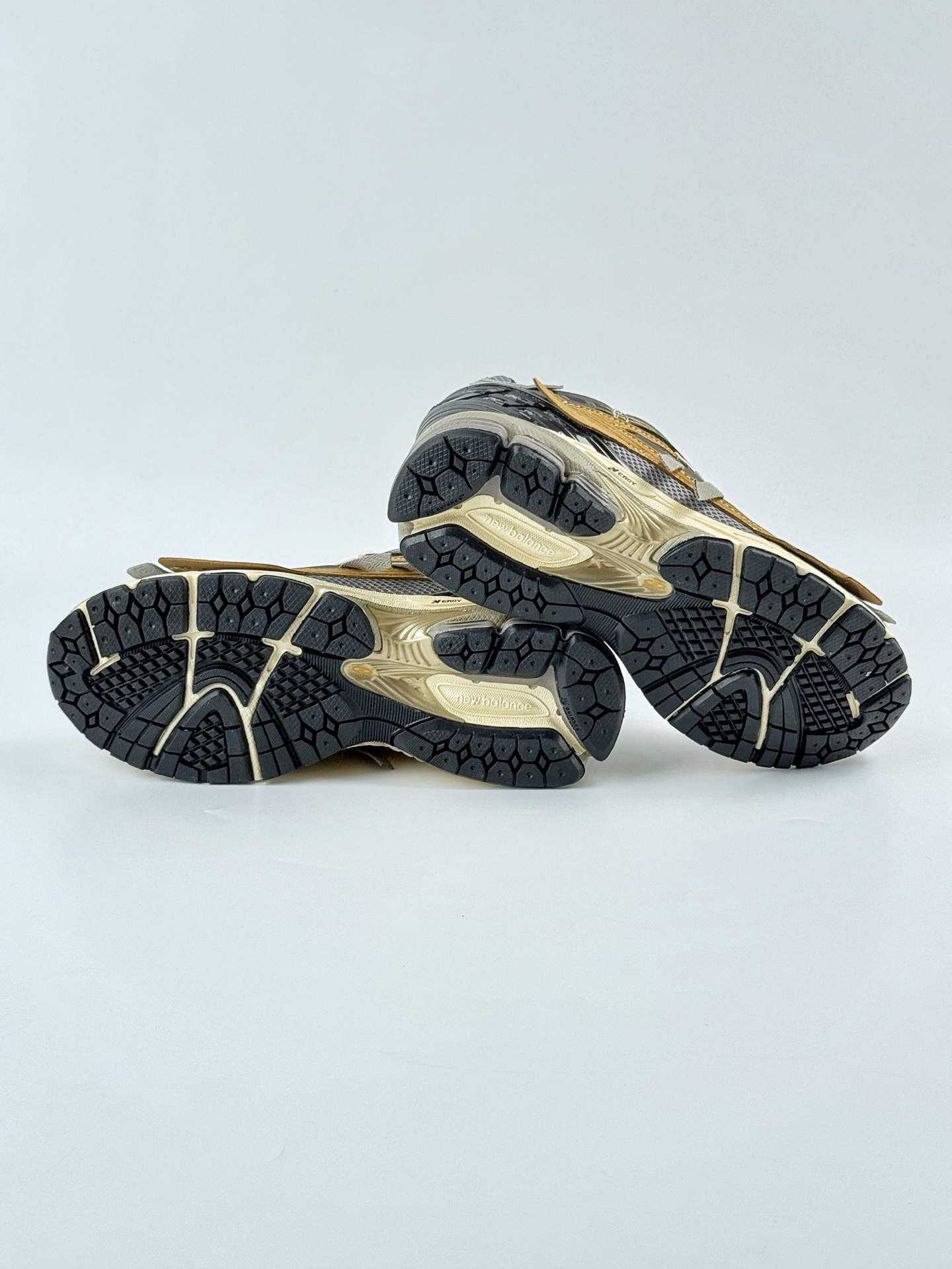 New Balance U1906系列 复古单品宝藏老爹鞋款 M1906AA