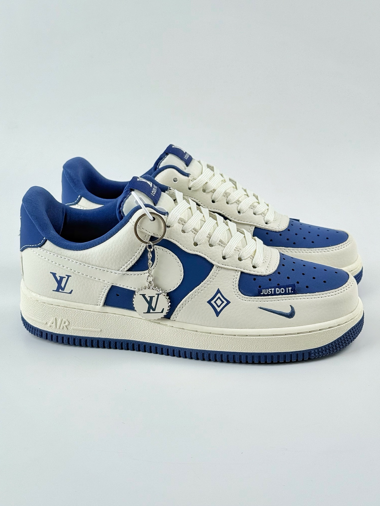 Nike Air Force 1 Low 07 x Louis Vuitton 白蓝小钩 KK1988-084