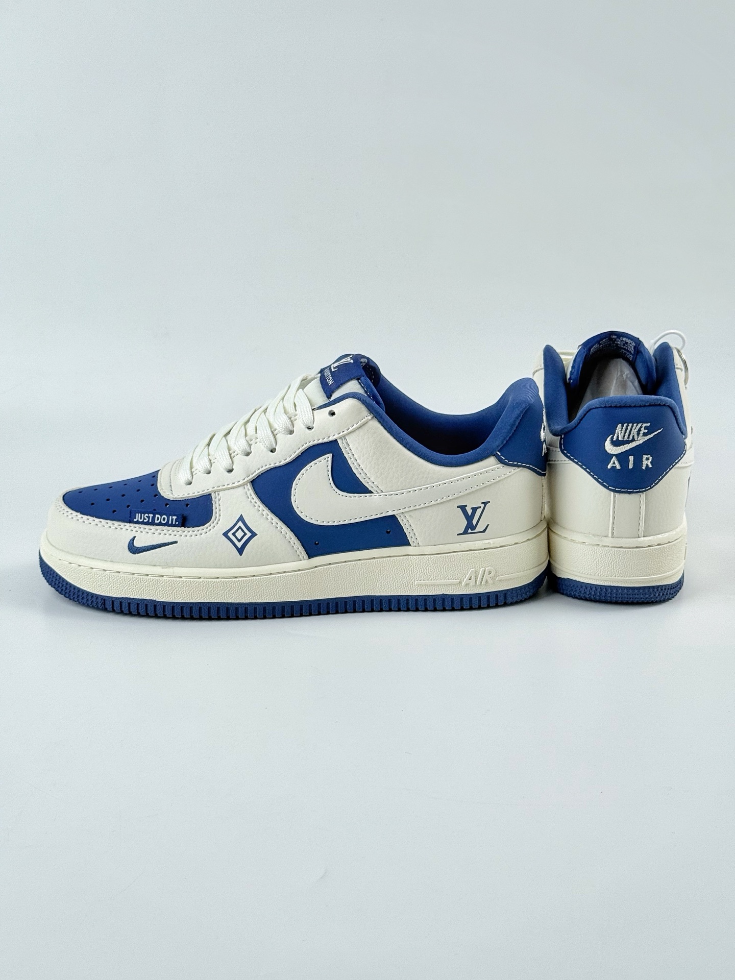 Nike Air Force 1 Low 07 x Louis Vuitton 白蓝小钩 KK1988-084