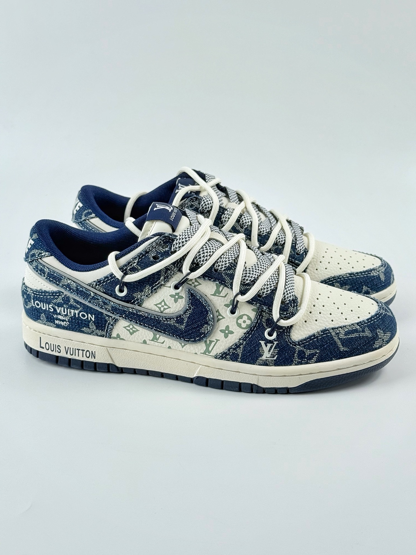 Nike SB Dunk Low x Louis Vuitton 蓝白牛仔绑带满天星 YX5066-321