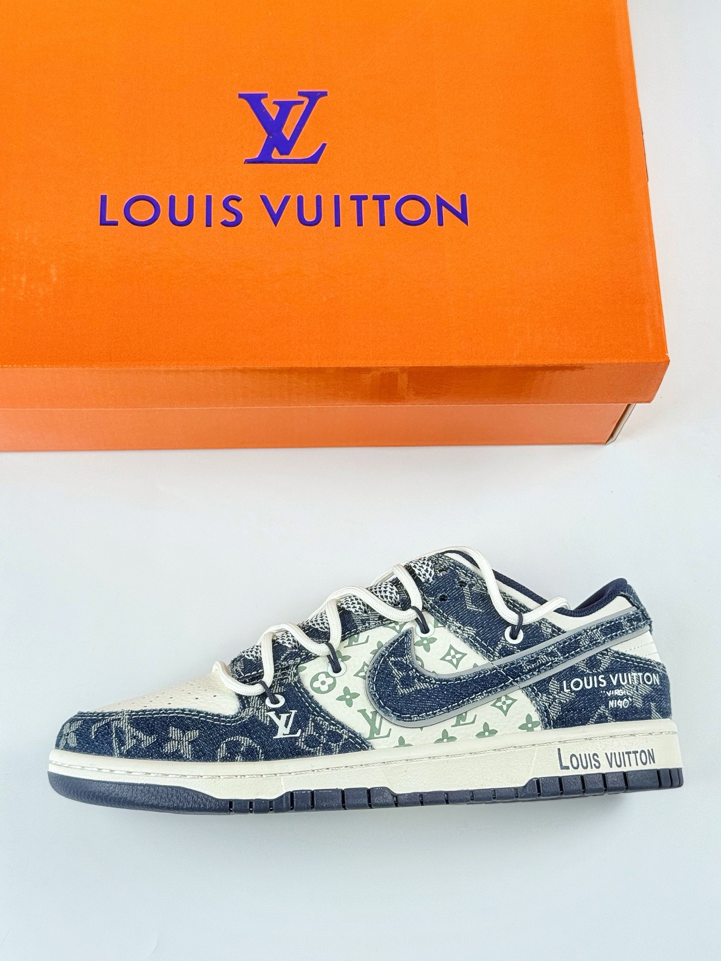 Nike SB Dunk Low x Louis Vuitton 蓝白牛仔绑带满天星 YX5066-321
