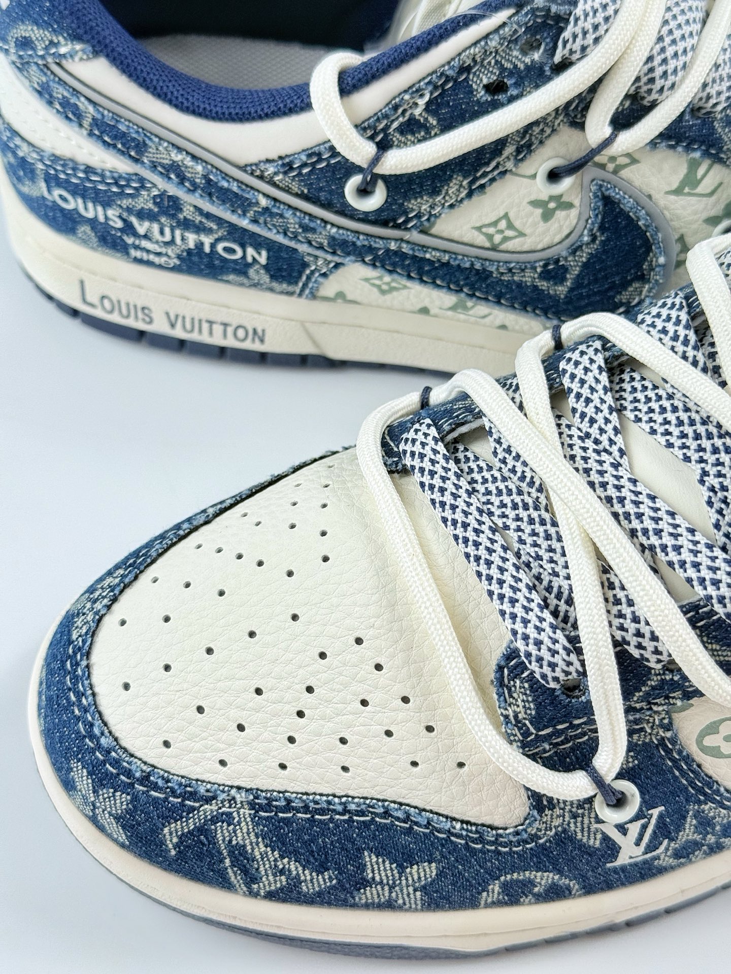 Nike SB Dunk Low x Louis Vuitton 蓝白牛仔绑带满天星 YX5066-321