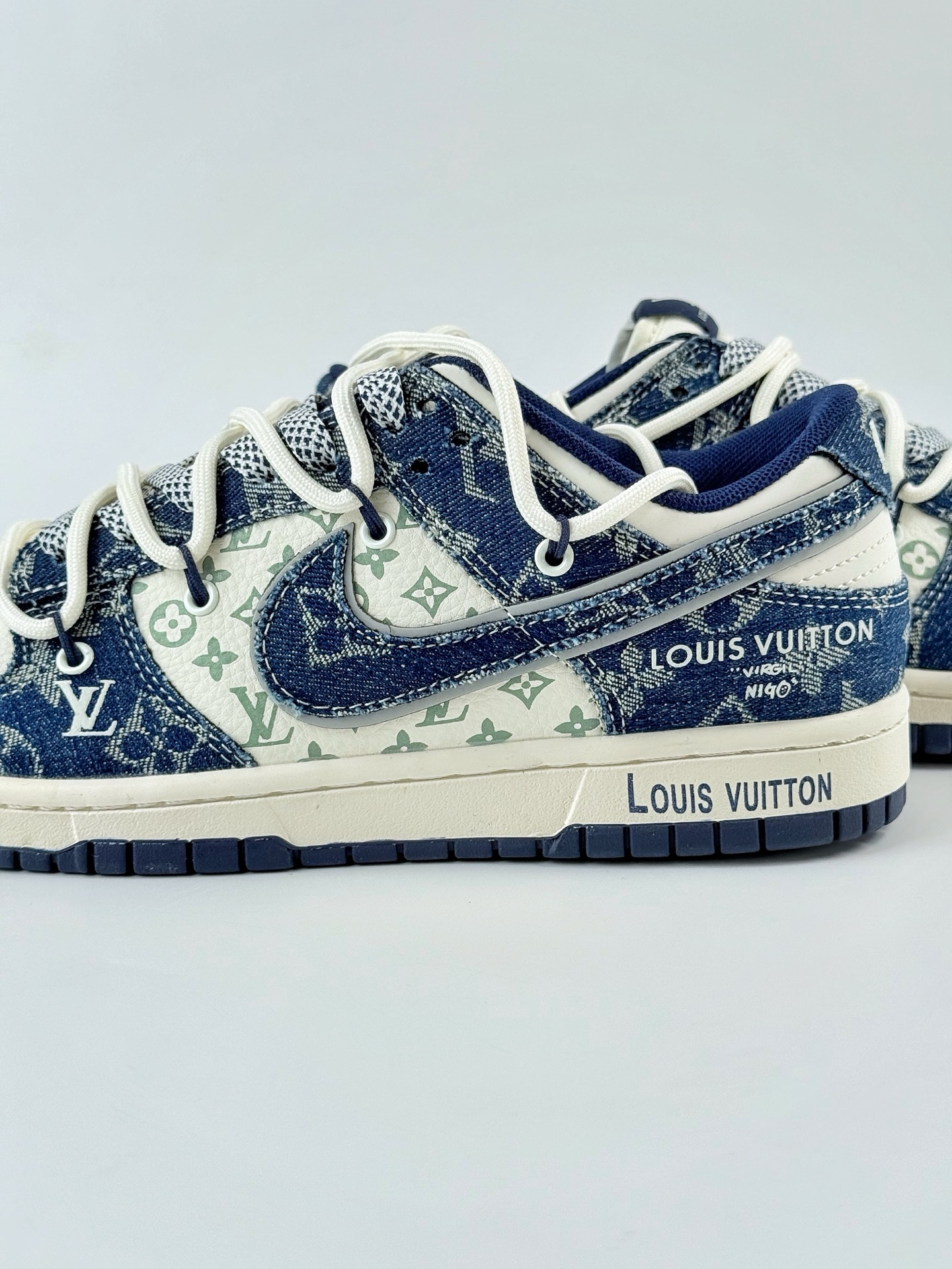 Nike SB Dunk Low x Louis Vuitton 蓝白牛仔绑带满天星 YX5066-321