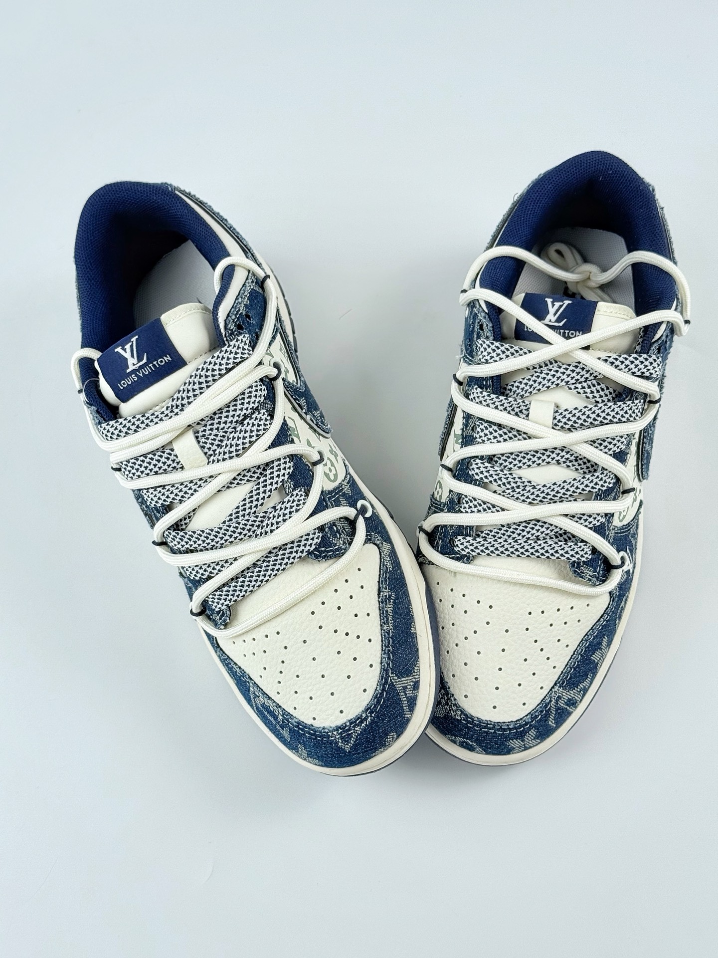 Nike SB Dunk Low x Louis Vuitton 蓝白牛仔绑带满天星 YX5066-321