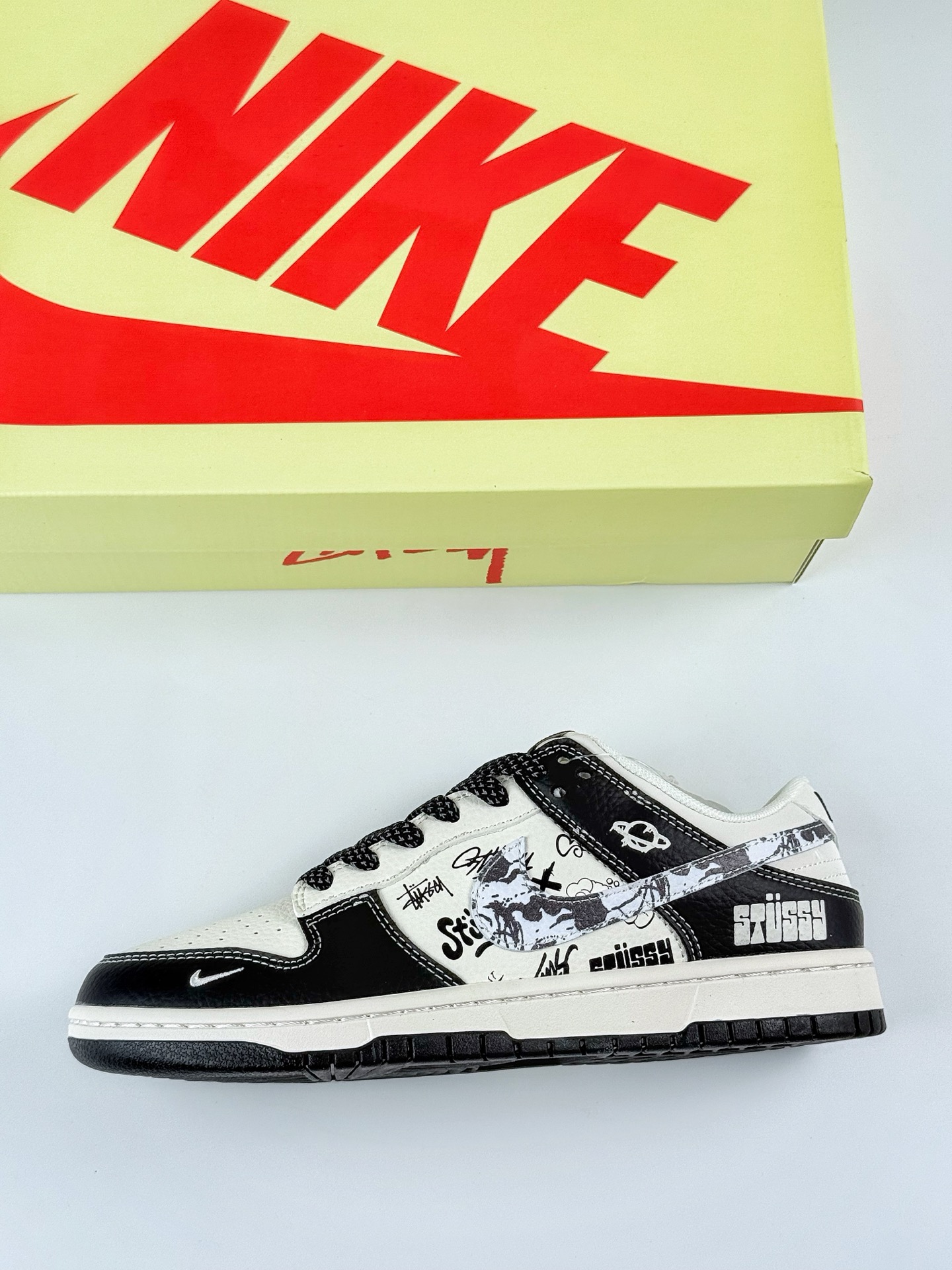 Nike SB Dunk Low x Stussy 黑白小钩涂鸦满天星 XS6089-590