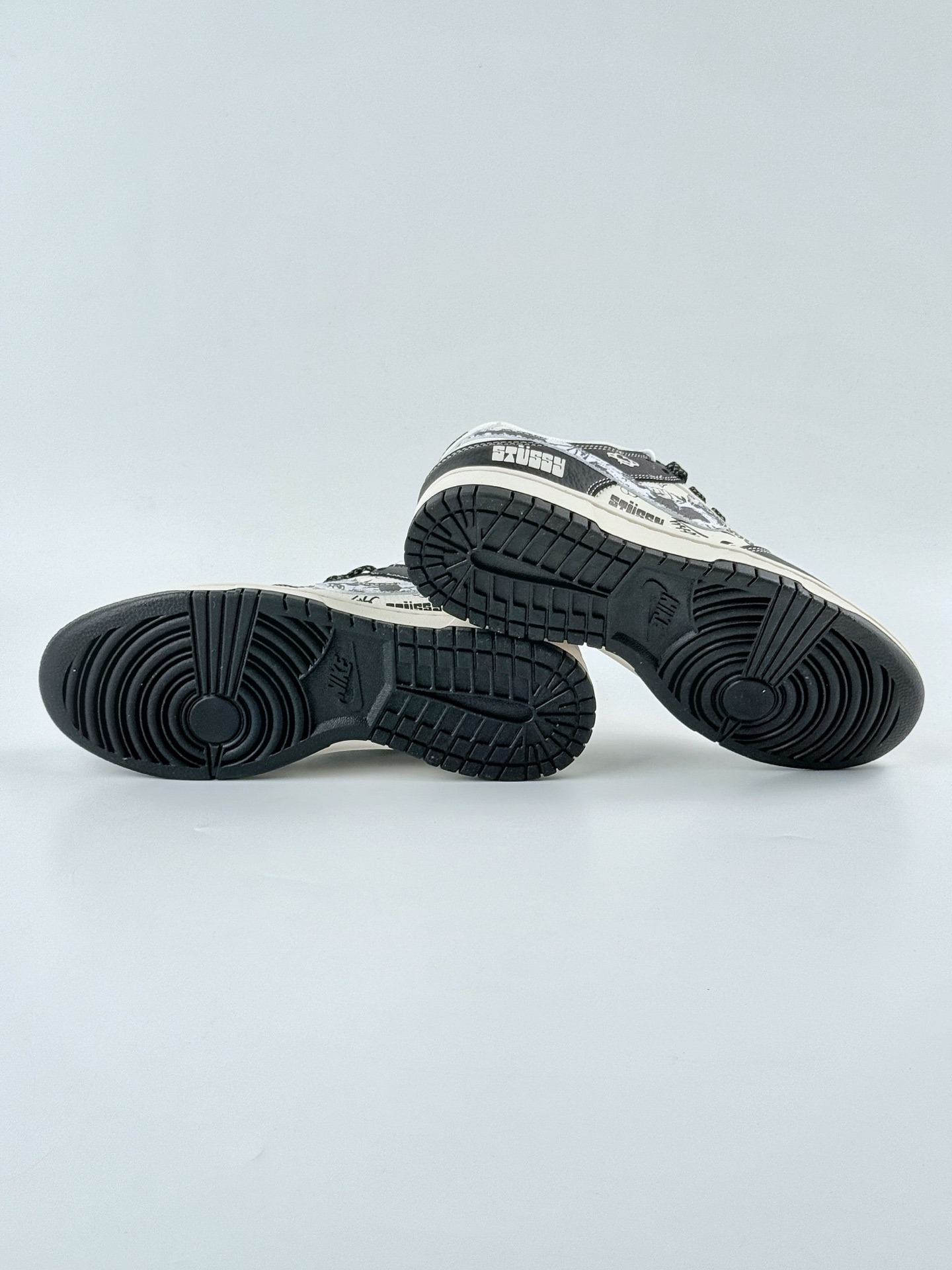 Nike SB Dunk Low x Stussy 黑白小钩涂鸦满天星 XS6089-590