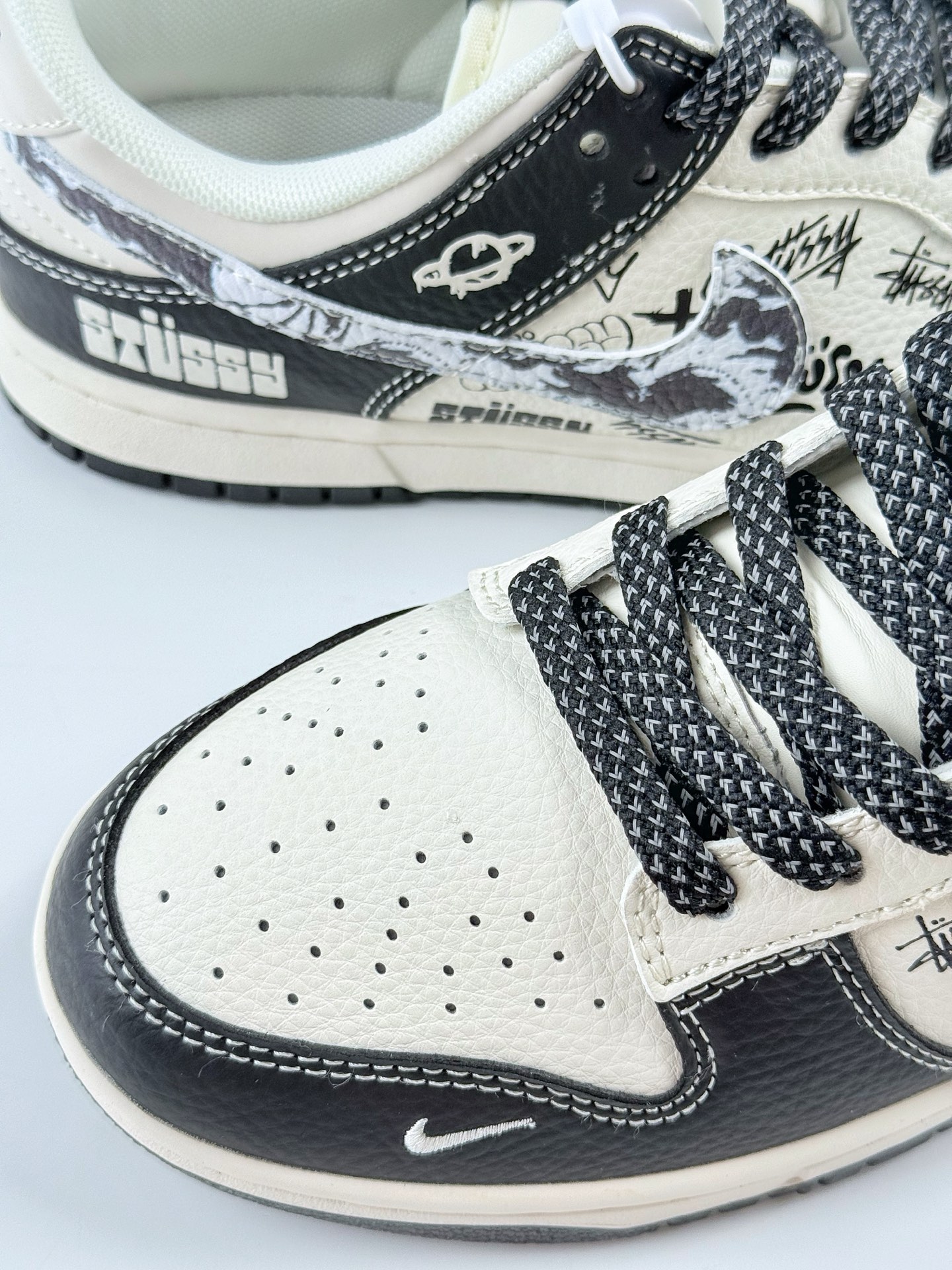 Nike SB Dunk Low x Stussy 黑白小钩涂鸦满天星 XS6089-590