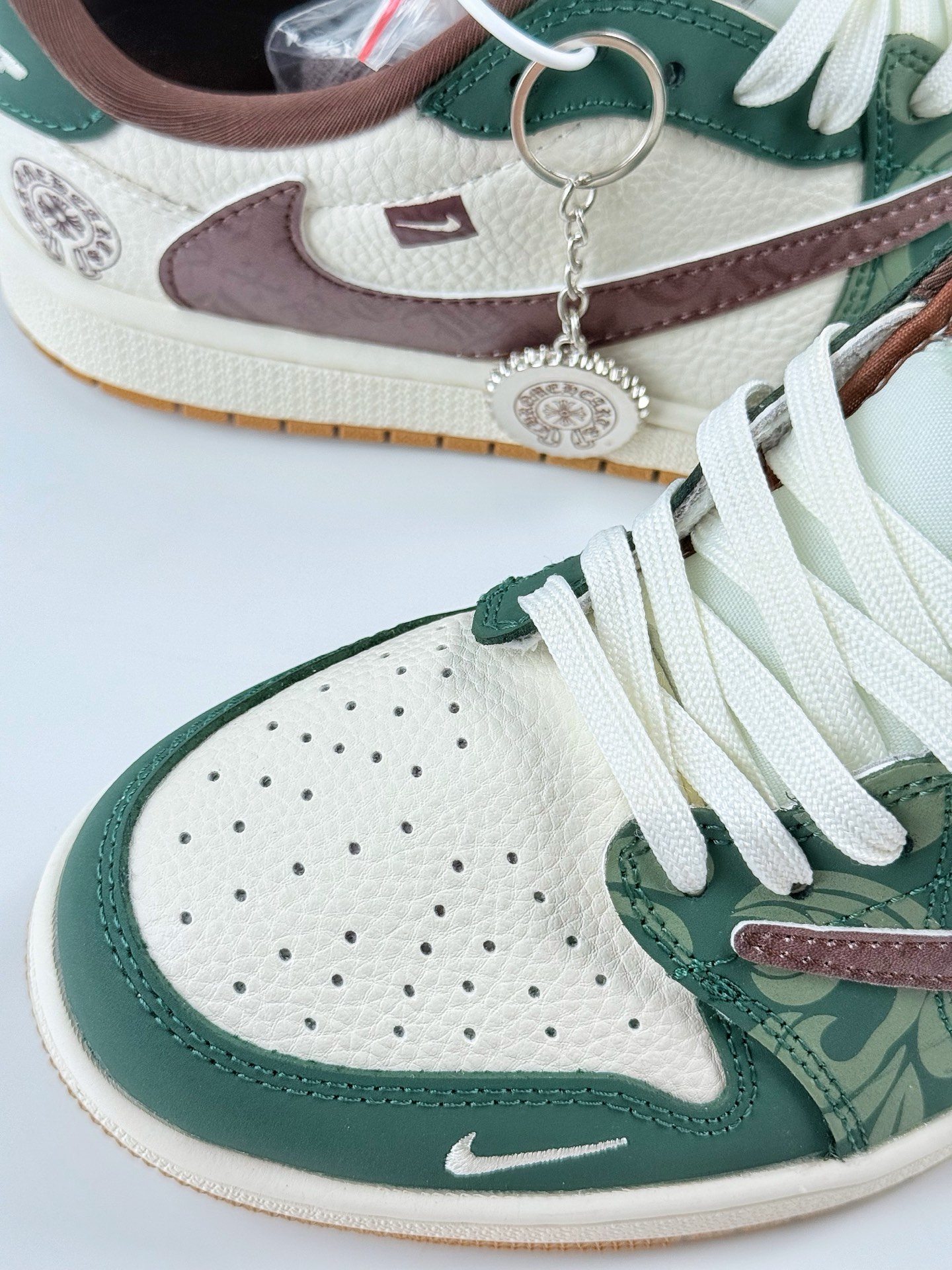 Travis Scott x Nike Air Jordan 1 Low x Chrome Hearts Air Jordan 1 Low 反转绿白棕小钩倒钩 XS2024-044