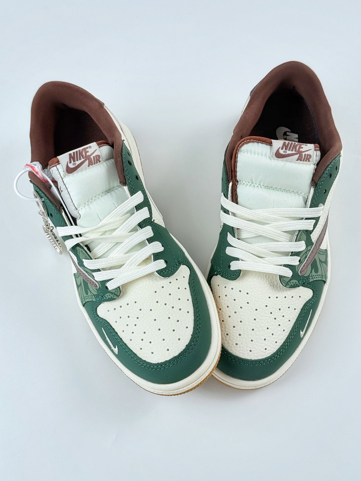 Travis Scott x Nike Air Jordan 1 Low x Chrome Hearts Air Jordan 1 Low 反转绿白棕小钩倒钩 XS2024-044