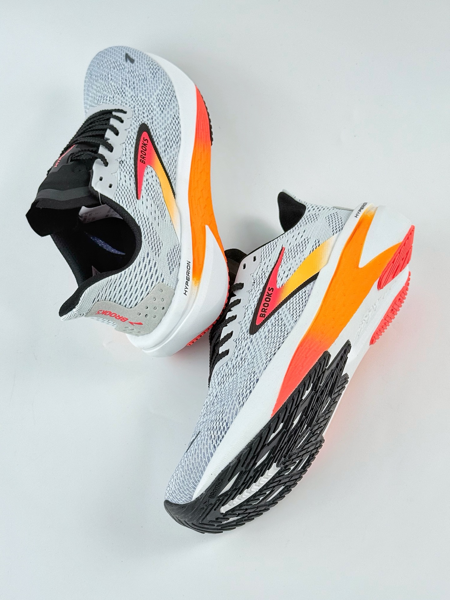 Brooks Hyperion Max 2 布鲁克斯 烈风2系列低帮透气缓震支撑休闲运动慢跑鞋 110434 1D 443