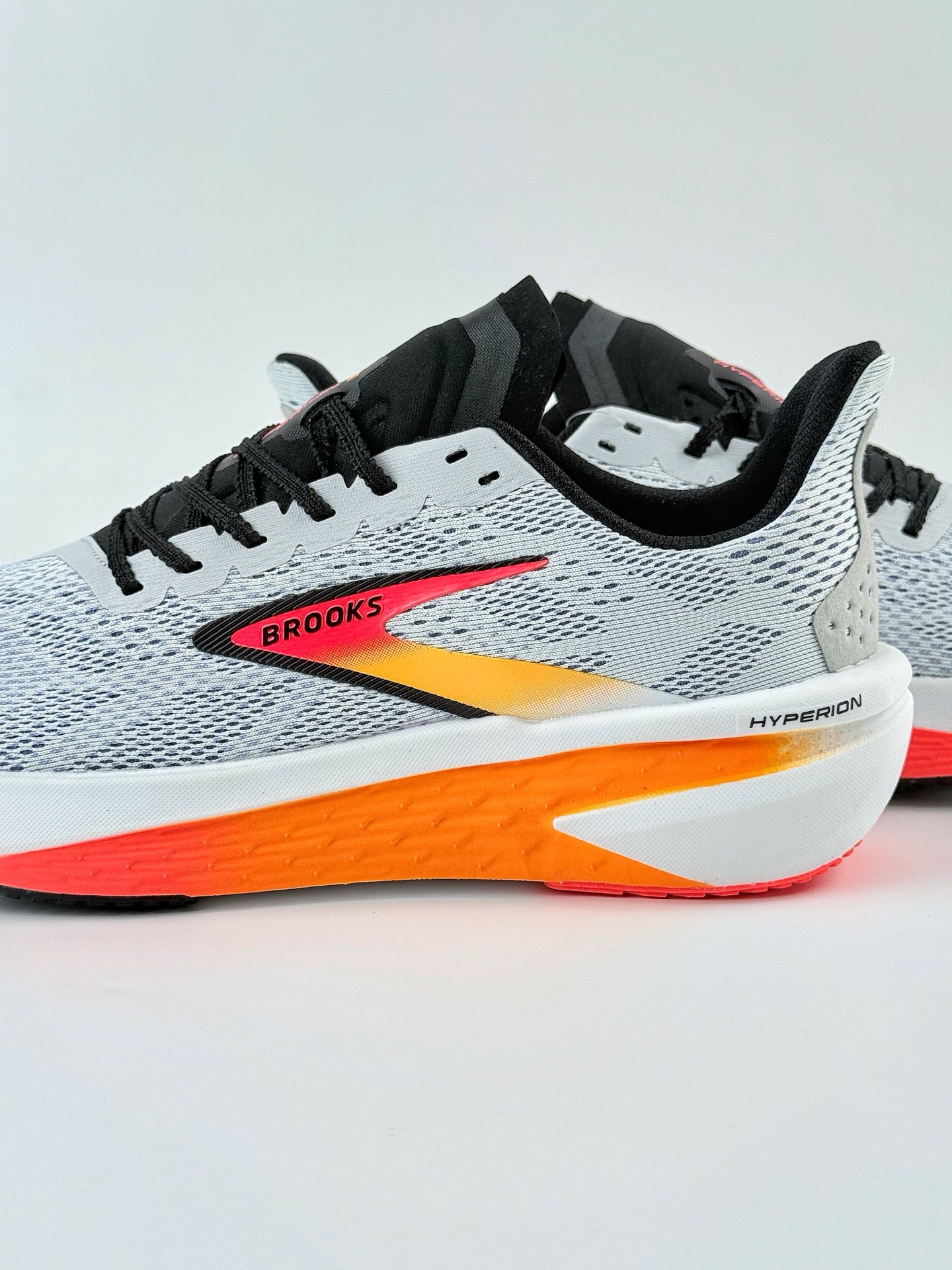 Brooks Hyperion Max 2 布鲁克斯 烈风2系列低帮透气缓震支撑休闲运动慢跑鞋 110434 1D 443