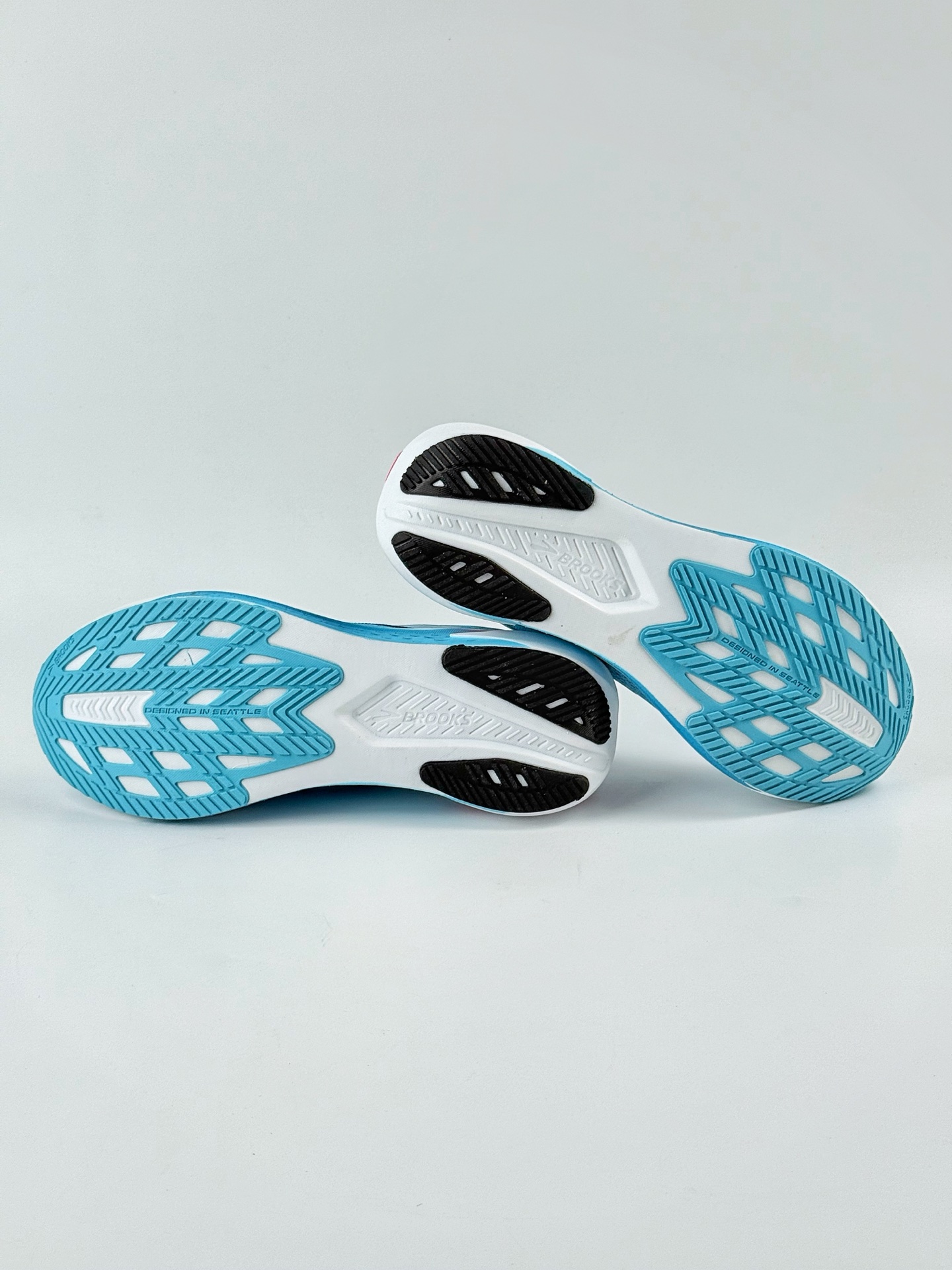 Brooks Hyperion Max 2 布鲁克斯 烈风2系列低帮透气缓震支撑休闲运动慢跑鞋 110432 1D 441