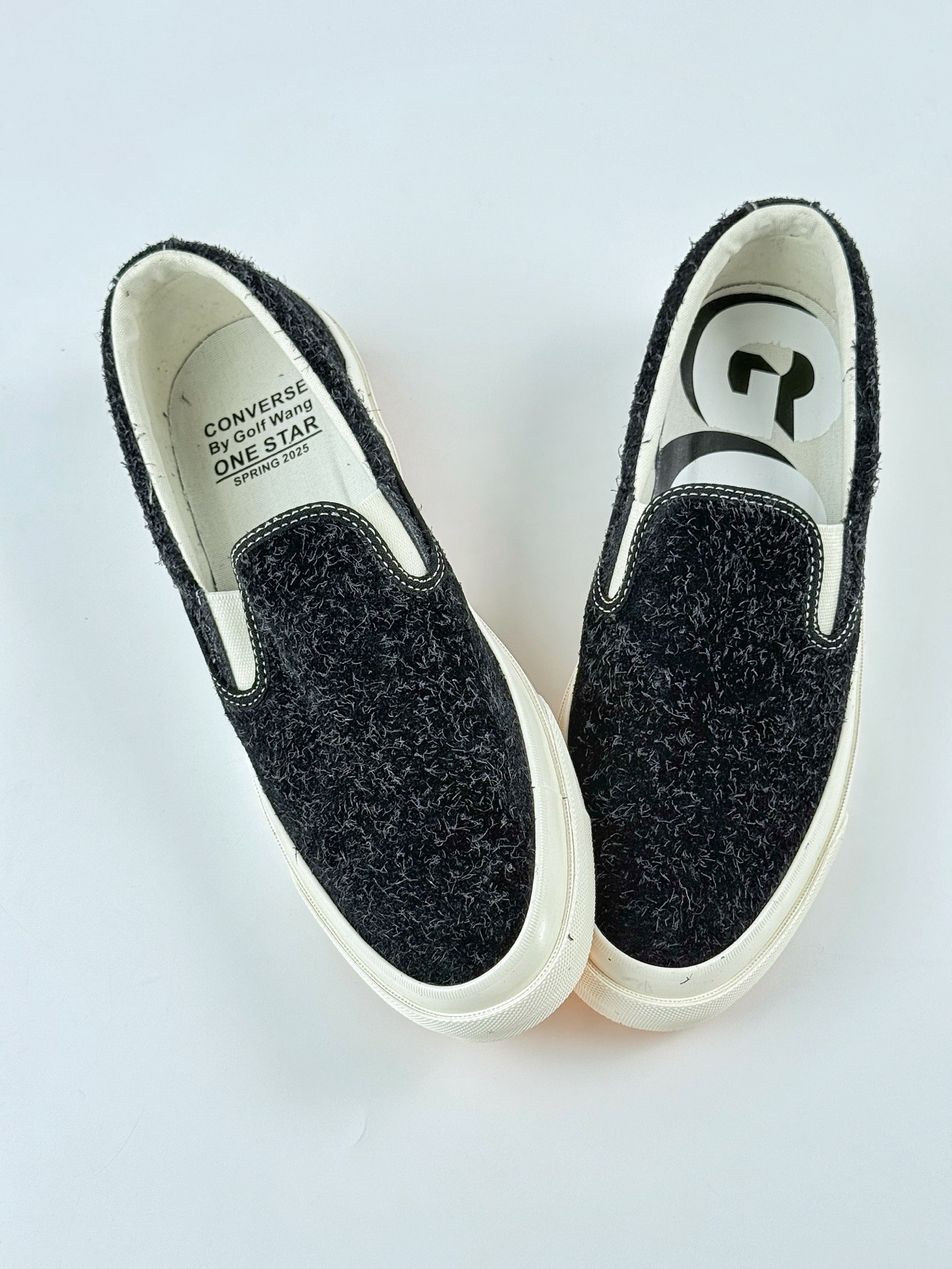Tyler x GOLF WANG联名:One Star回归 与Tyler之前的Converse联名鞋款一样 这双 GOLF WANG x One Star CC Slip Pro充满了丰富的色彩和纹理