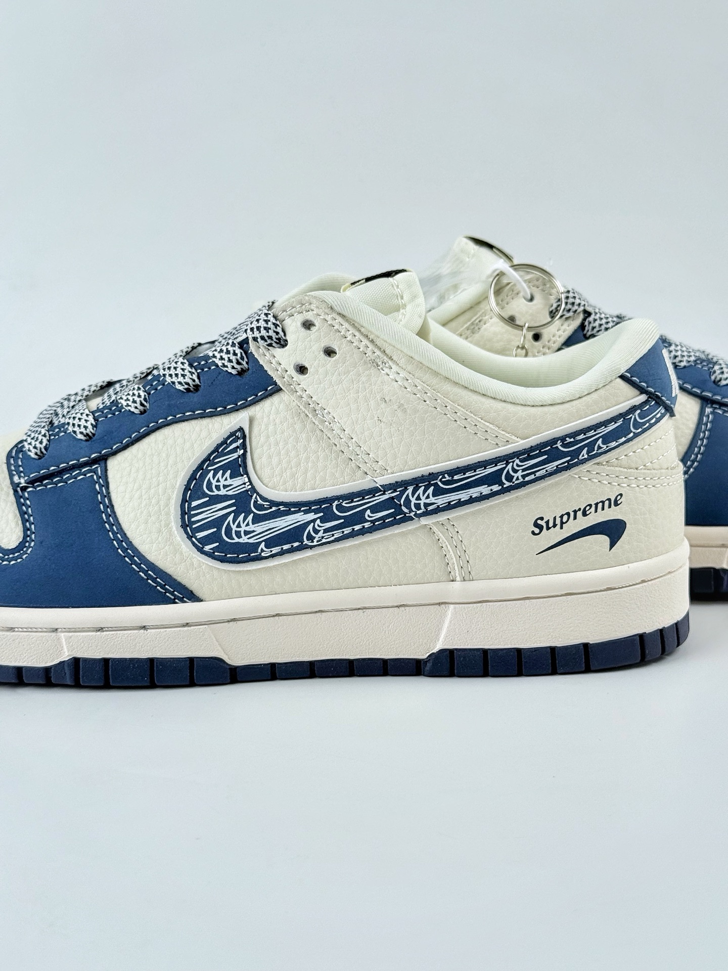 280 Nike SB Dunk Low x Supreme 蓝白小勾满天星 LW1818-116