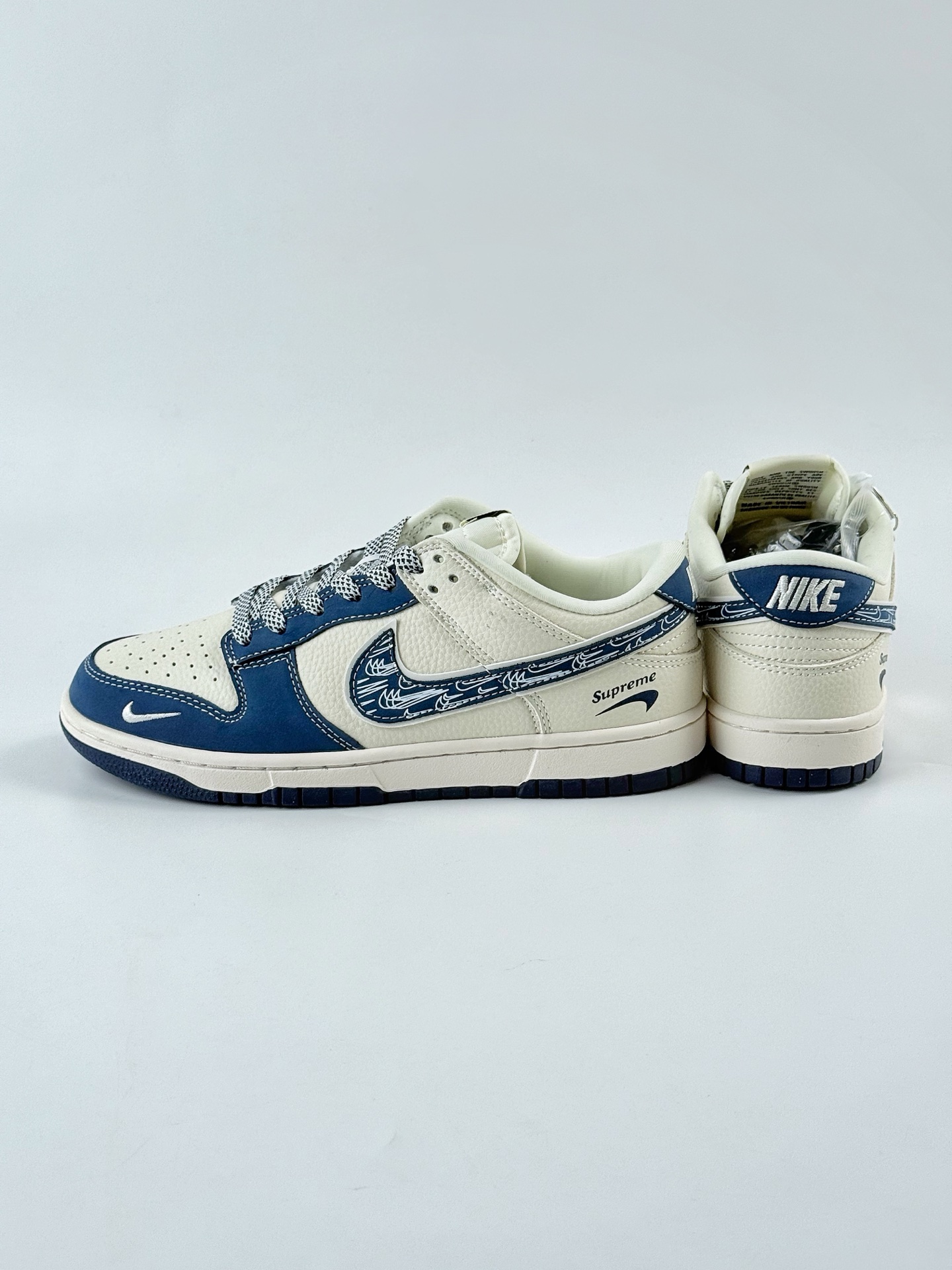 280 Nike SB Dunk Low x Supreme 蓝白小勾满天星 LW1818-116