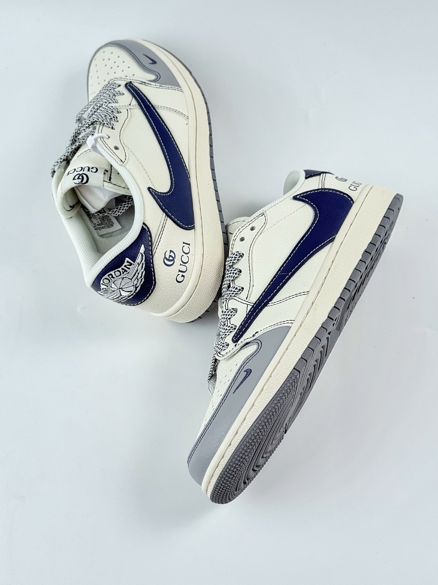 240 Travis Scott x Nike Air Jordan 1 Low x GUCCI Air Jordan 1 Low 反转灰白蓝小钩满天星倒钩 XF8698-076