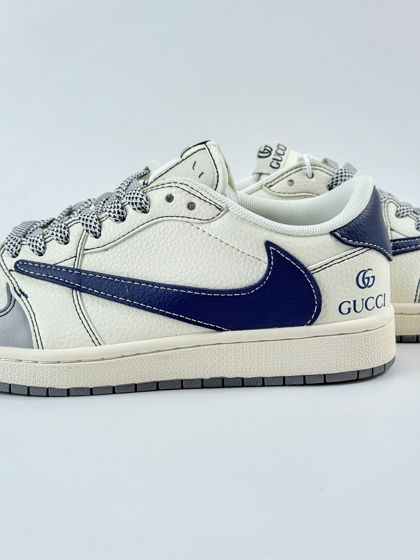 240 Travis Scott x Nike Air Jordan 1 Low x GUCCI Air Jordan 1 Low 反转灰白蓝小钩满天星倒钩 XF8698-076