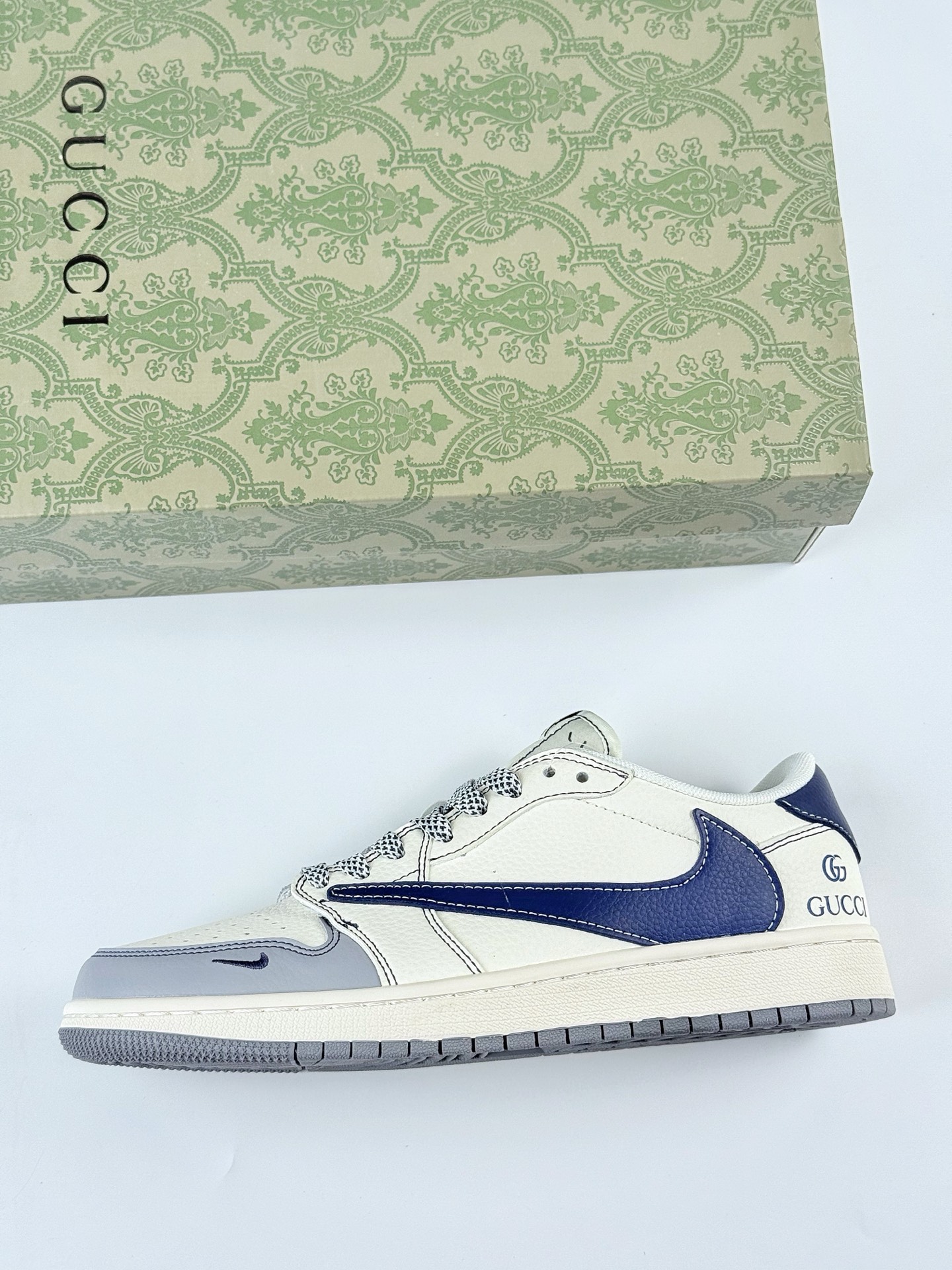 240 Travis Scott x Nike Air Jordan 1 Low x GUCCI Air Jordan 1 Low 反转灰白蓝小钩满天星倒钩 XF8698-076