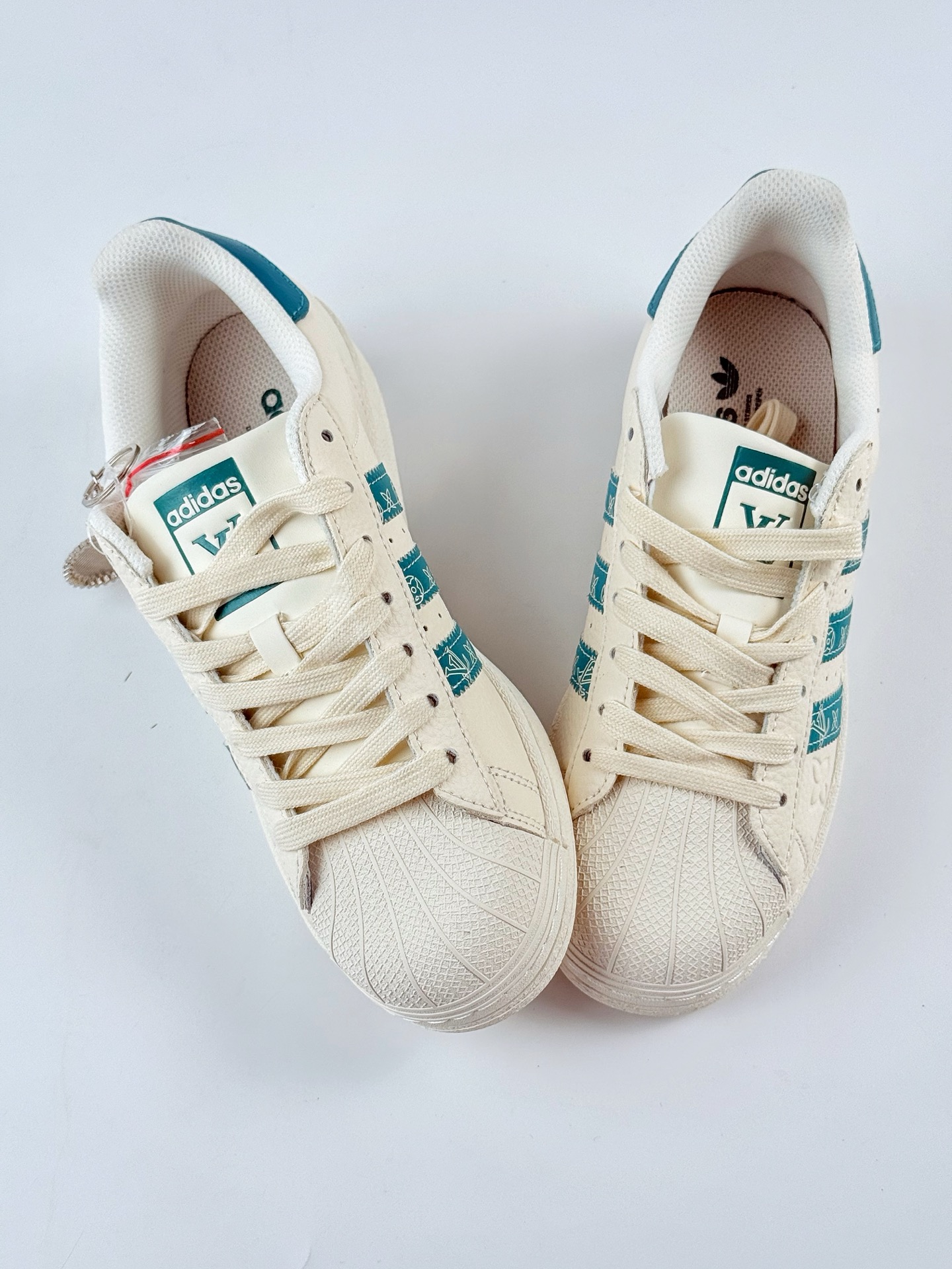 220 AD Originals Superstar x Louis Vuitton 白青 AD0001