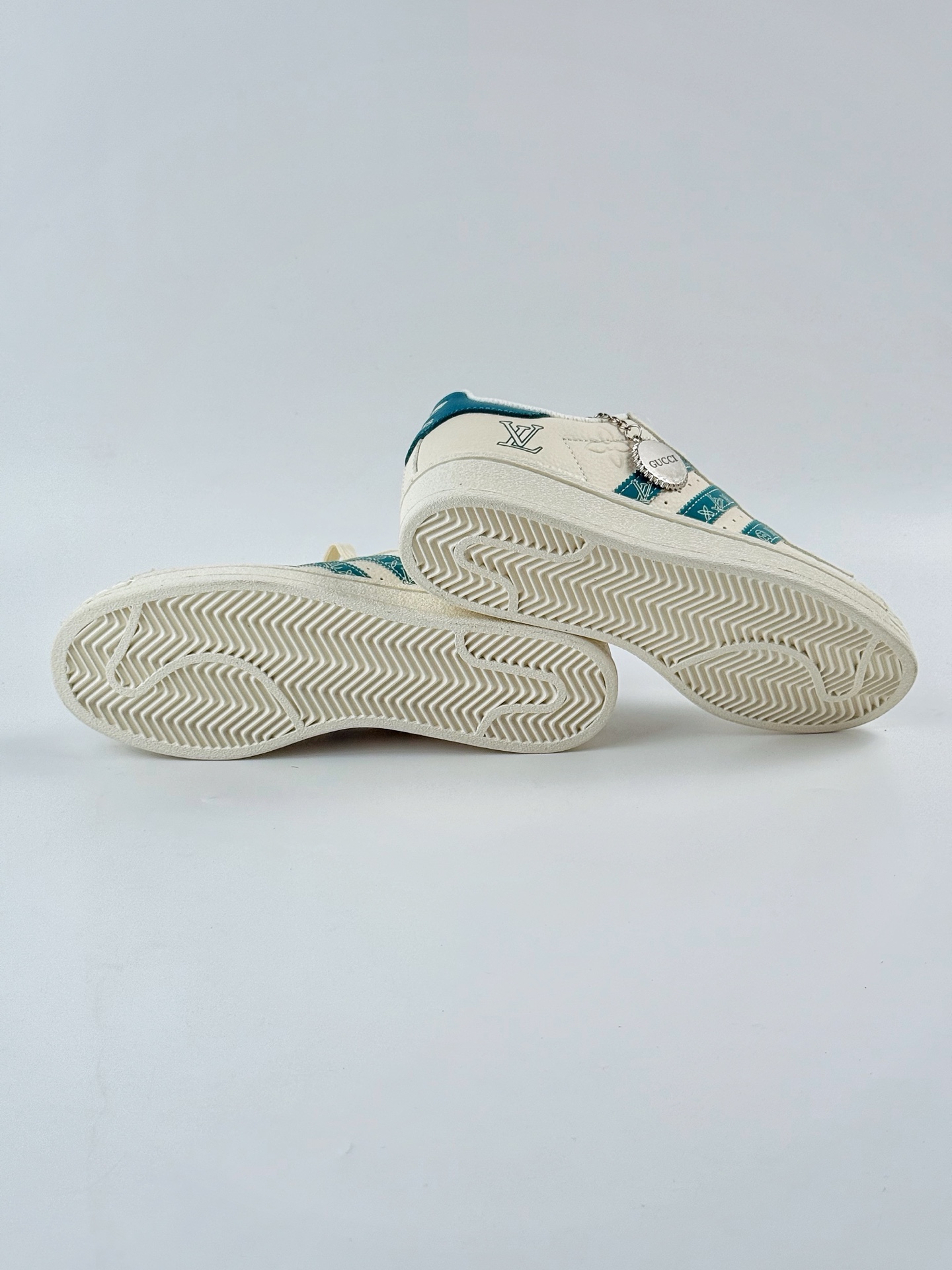 220 AD Originals Superstar x Louis Vuitton 白青 AD0001