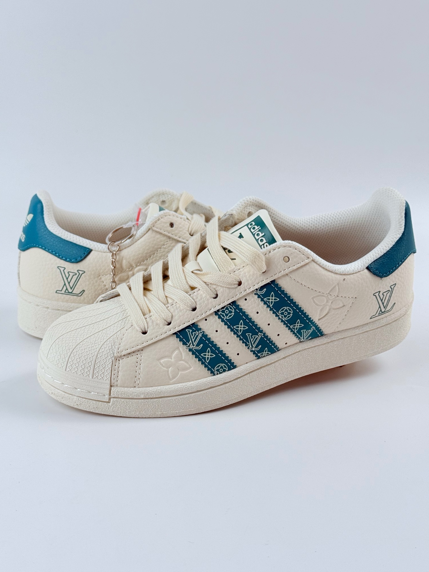 220 AD Originals Superstar x Louis Vuitton 白青 AD0001