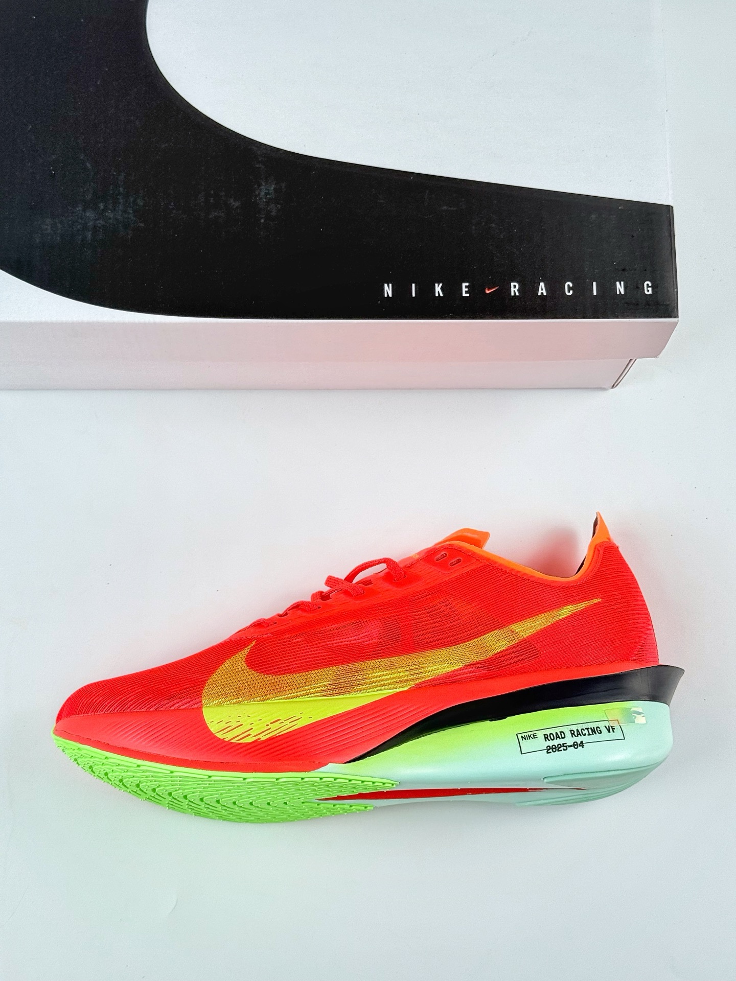 240 Nike Air Zoom VaporFly Next 4% 减震马拉松跑步鞋 HF6414-600