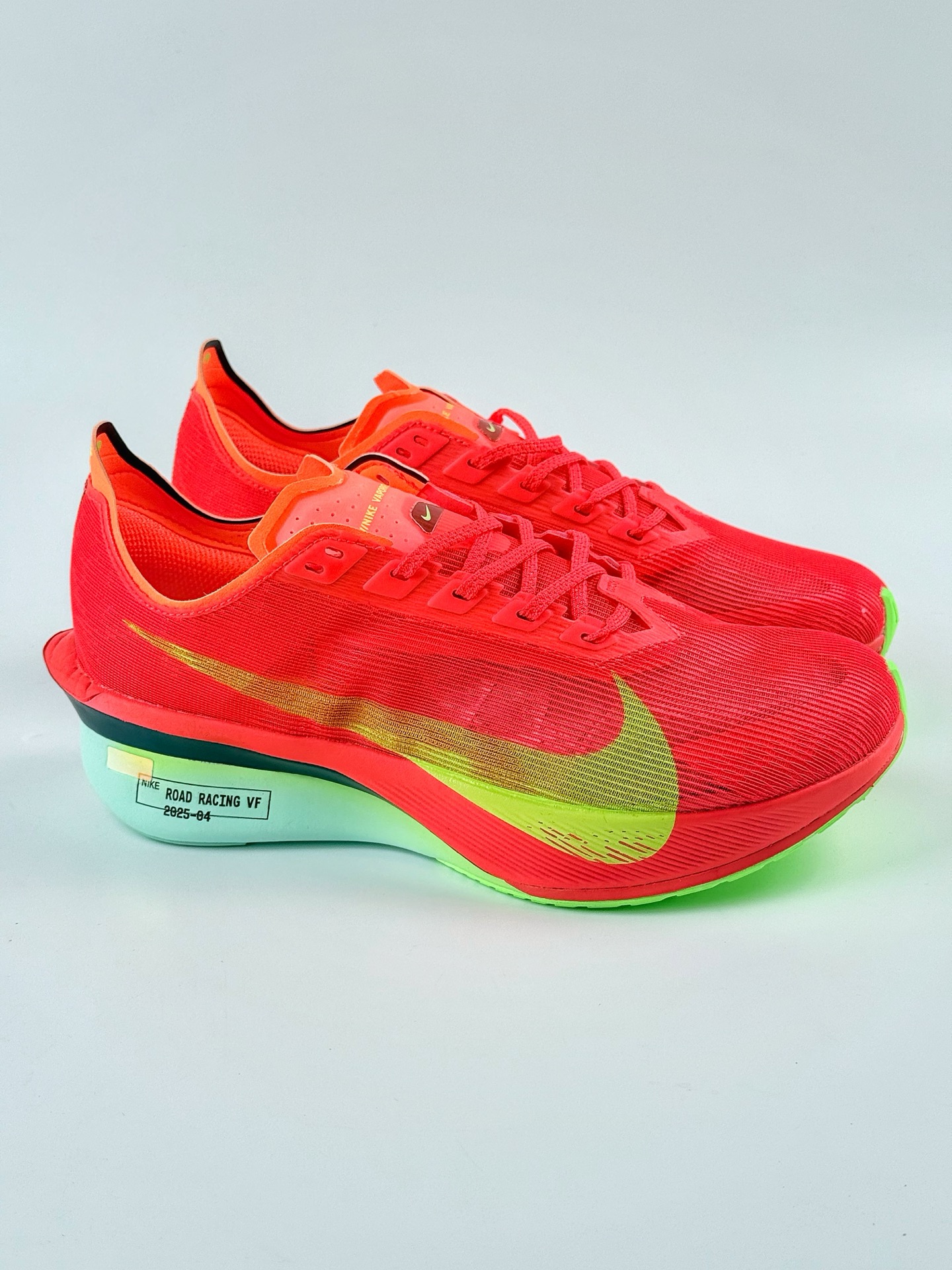 240 Nike Air Zoom VaporFly Next 4% 减震马拉松跑步鞋 HF6414-600