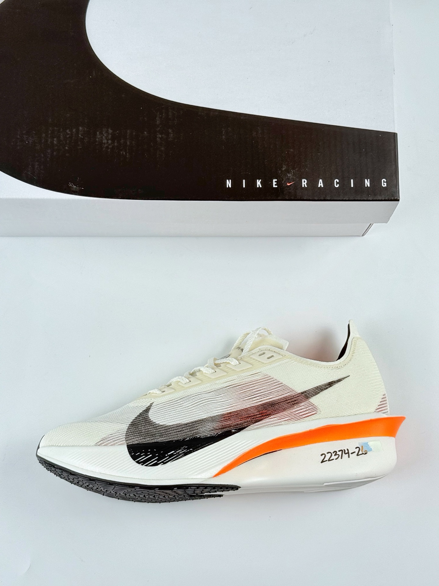 240 Nike Air Zoom VaporFly Next 4% 减震马拉松跑步鞋 HF6413-100