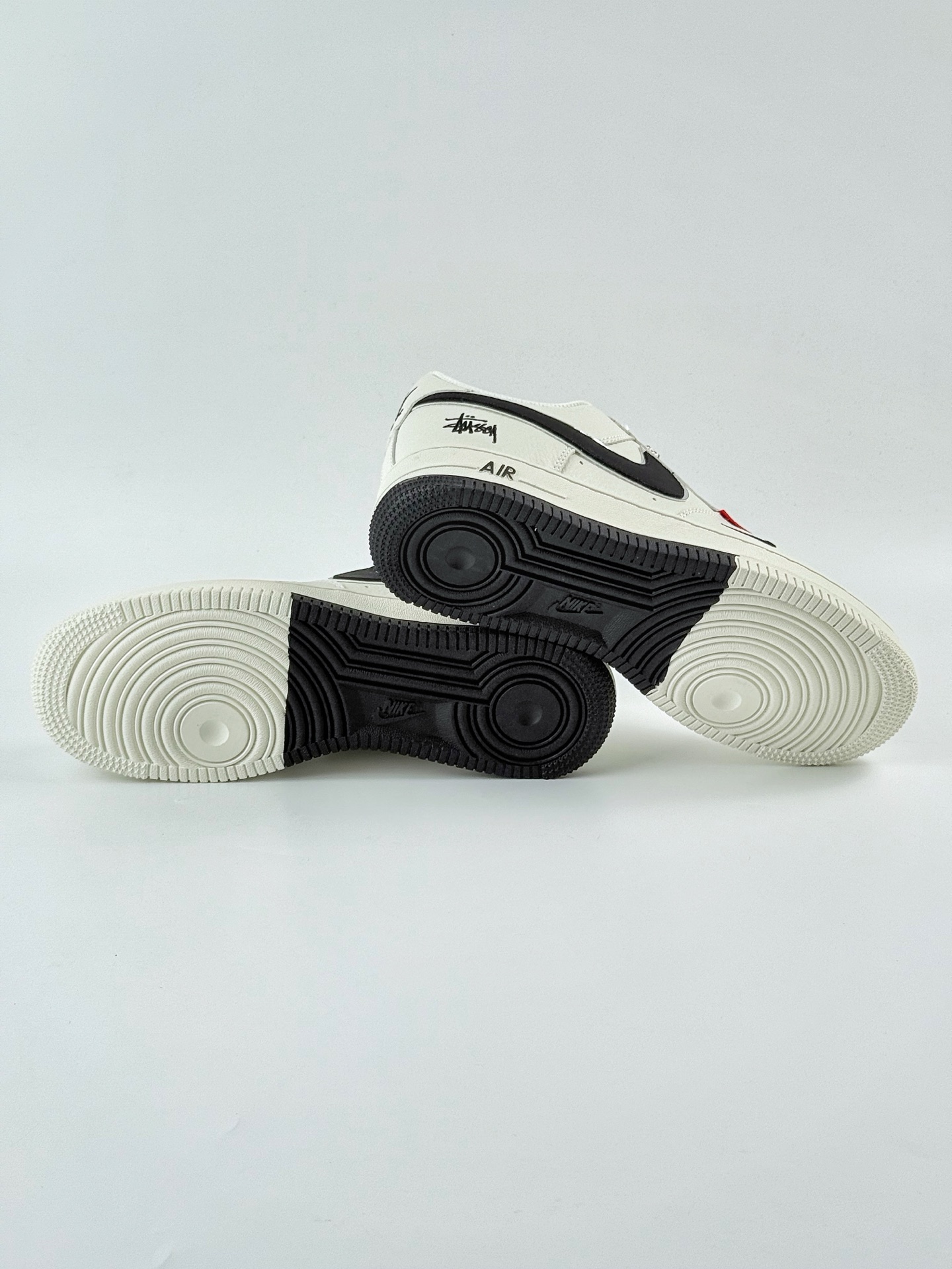 260 Nike Air Force 1 Low 07 x Stussy 白黑小钩满天星 CS5288-010