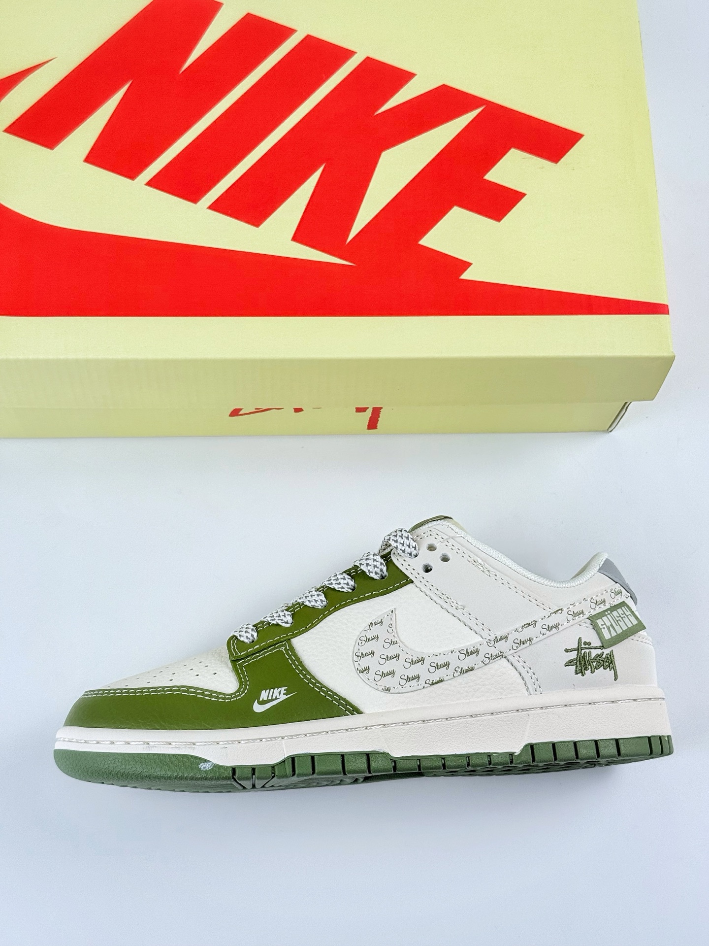 280 Nike SB Dunk Low x Stussy 绿白灰满天星 XS6089-592