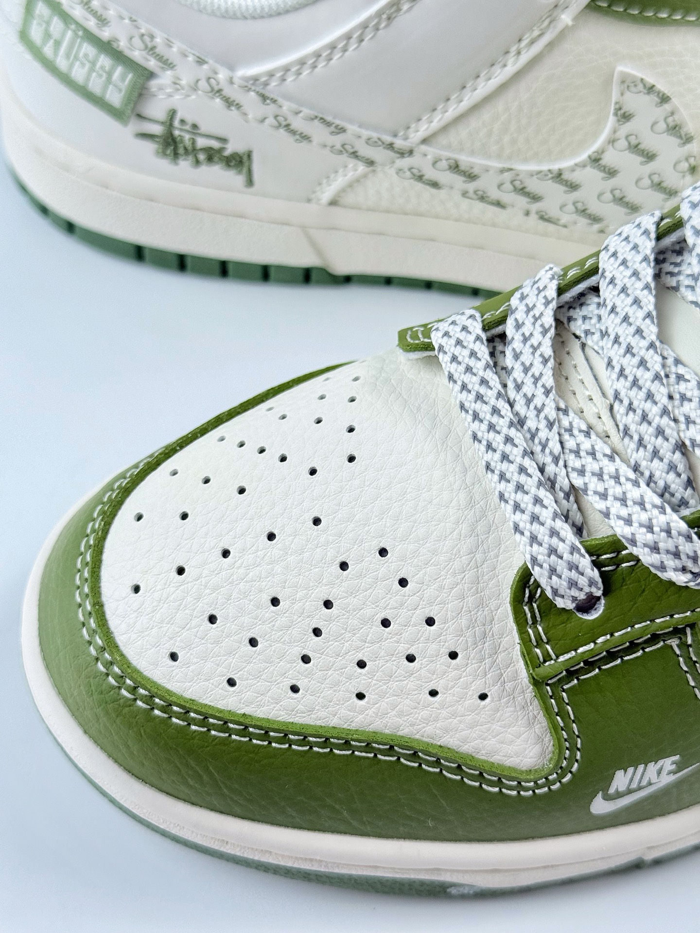 280 Nike SB Dunk Low x Stussy 绿白灰满天星 XS6089-592