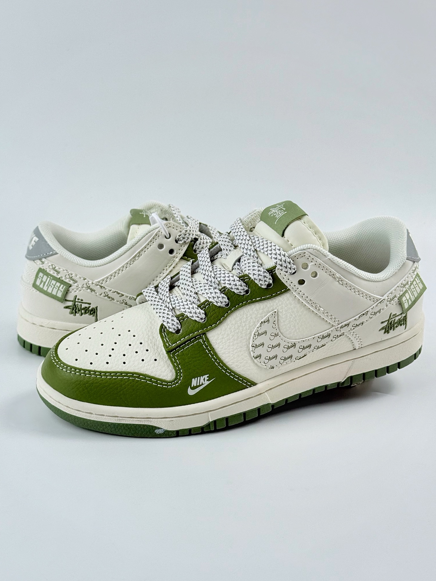 280 Nike SB Dunk Low x Stussy 绿白灰满天星 XS6089-592